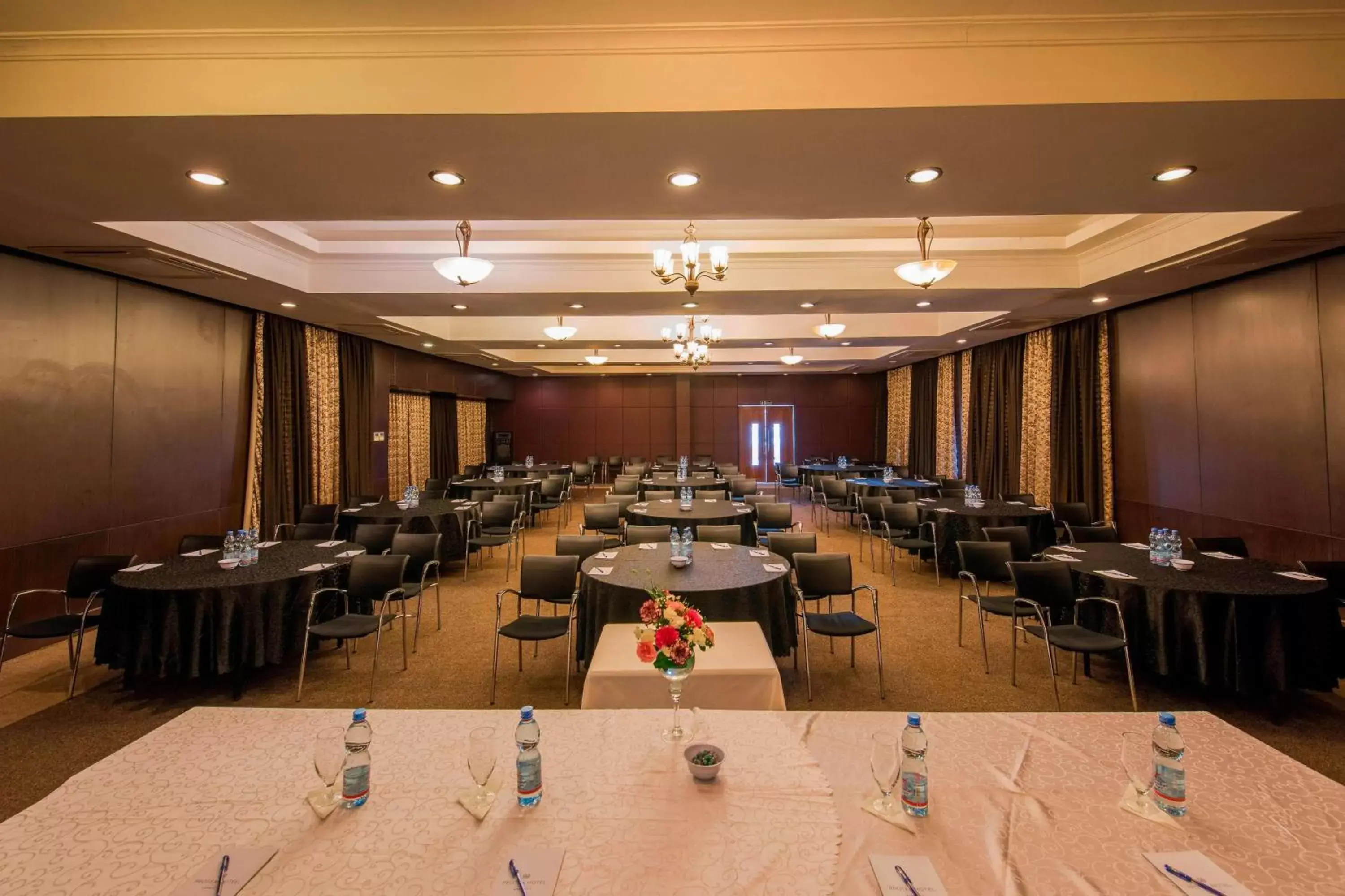 Meeting/conference room in Protea Hotel by Marriott Dar es Salaam Courtyard