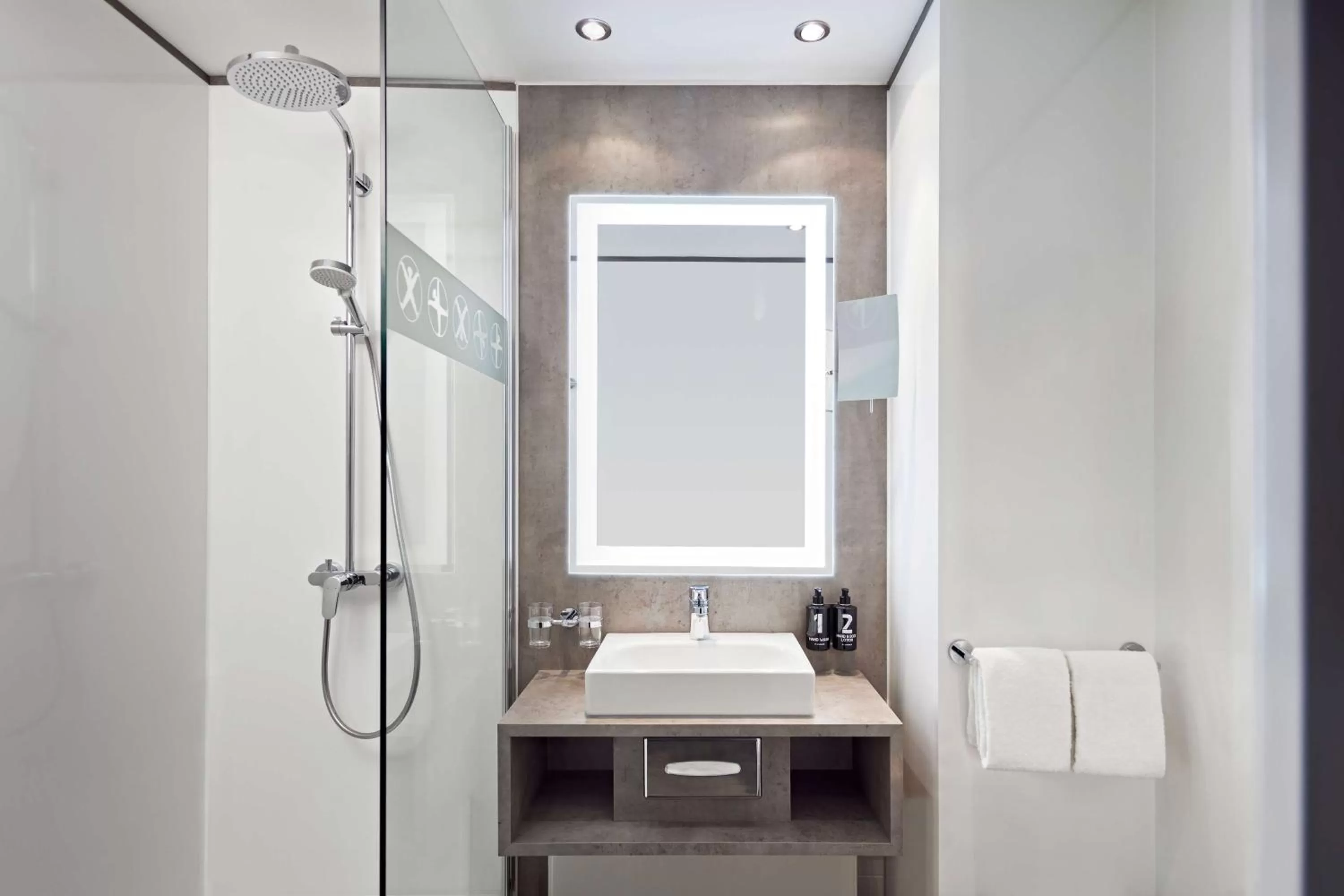 Bathroom in Lindner Hotel Dusseldorf Airport, part of JdV by Hyatt