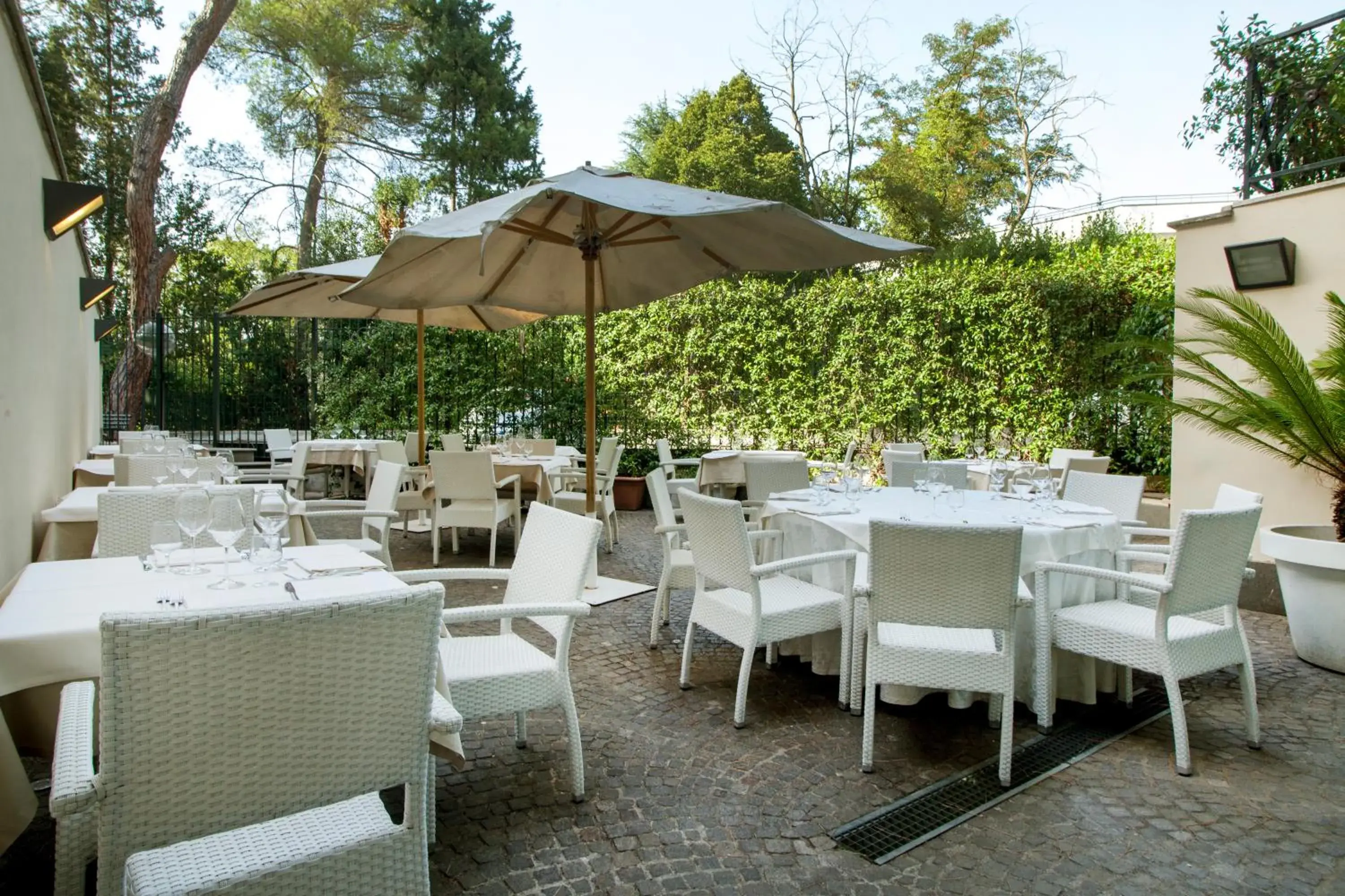 Restaurant/Places to Eat in Hotel Villa Maria Regina