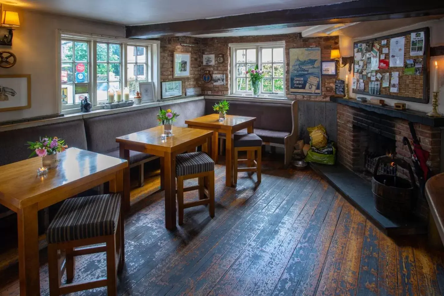 Lounge or bar, Restaurant/Places to Eat in The White Lion, Soberton