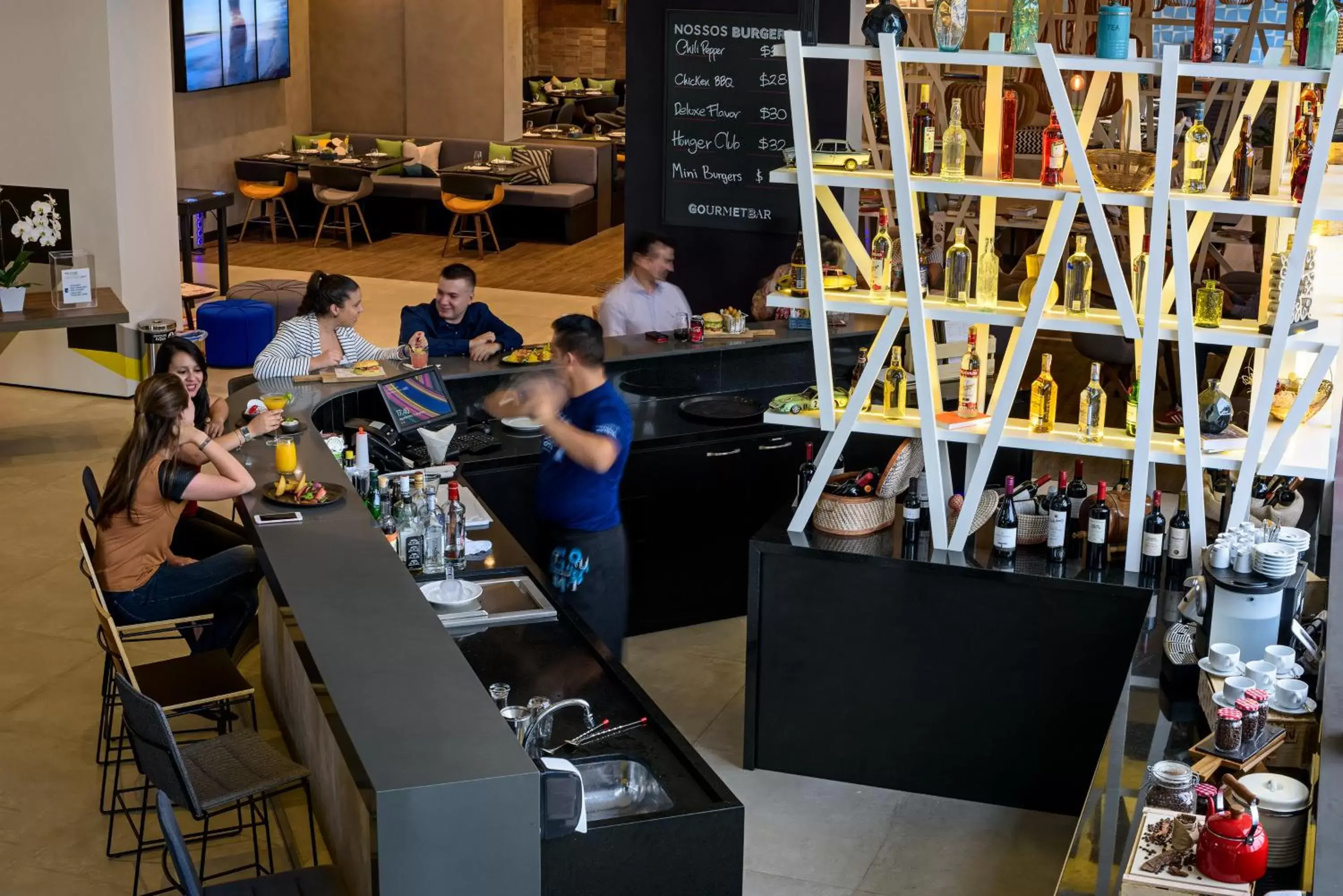 Lounge or bar in Novotel Sorocaba Lounge or bar in Novotel Sorocaba