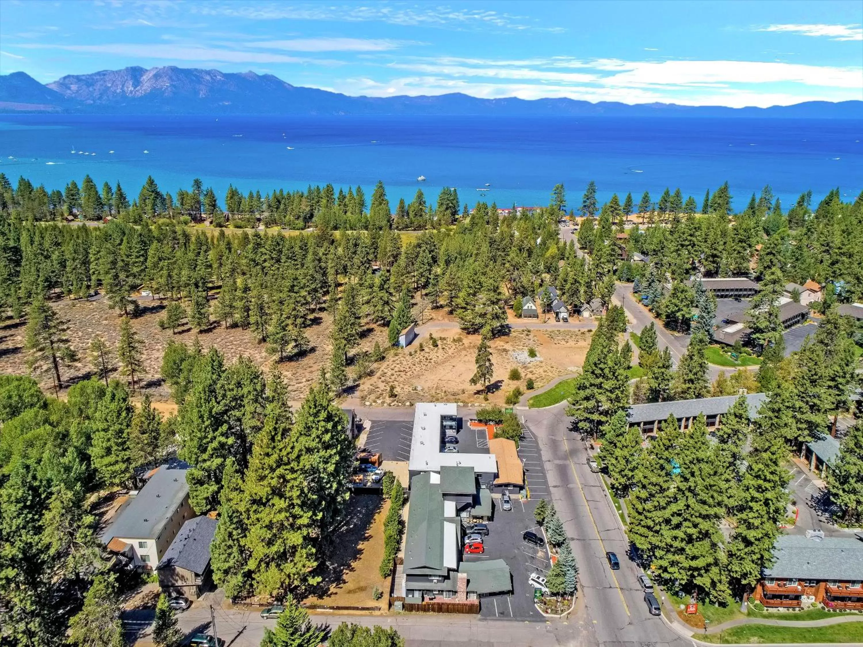 Property building, Bird's-eye View in Secrets Inn Lake Tahoe