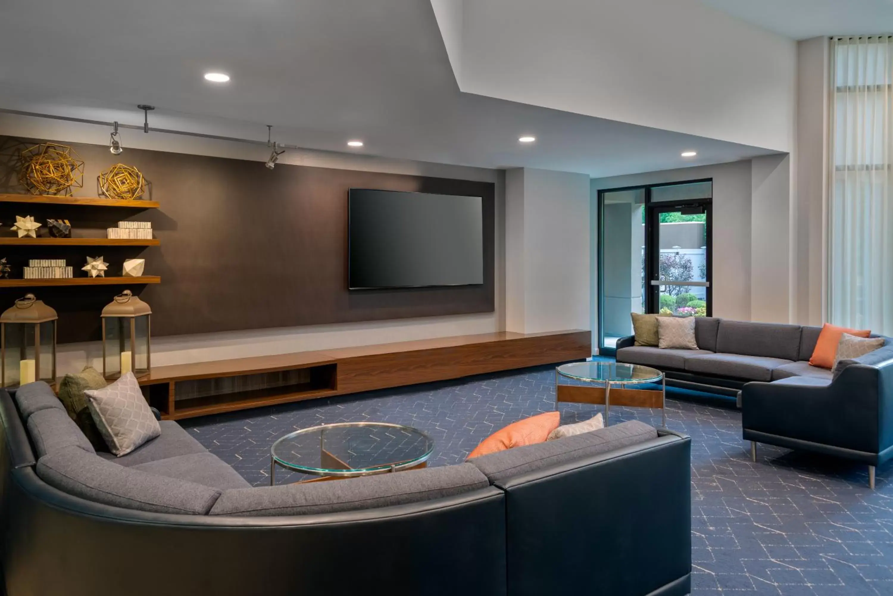 TV and multimedia, Seating Area in Courtyard by Marriott Danbury