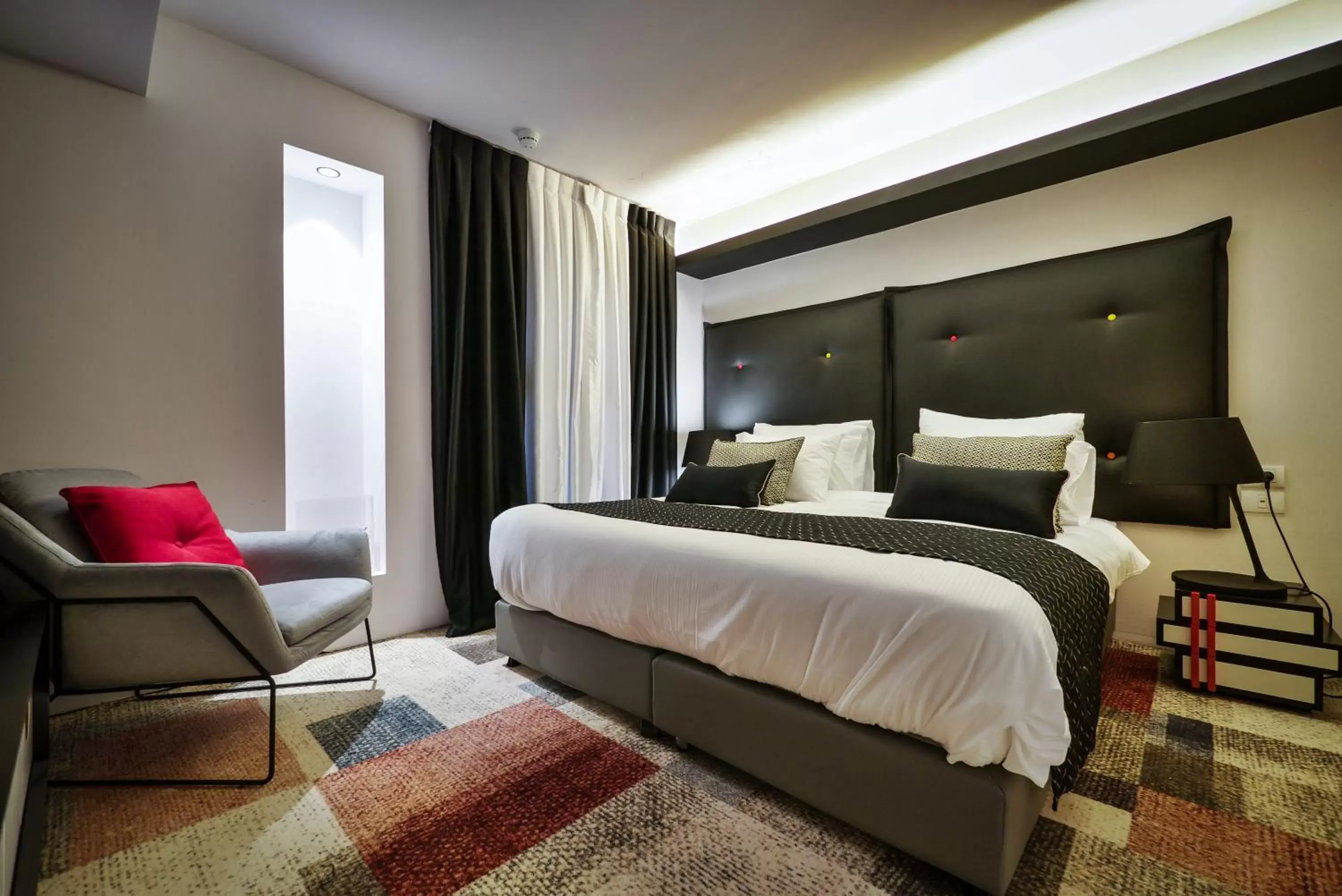 Bedroom, Bed in 21st Floor Hotel