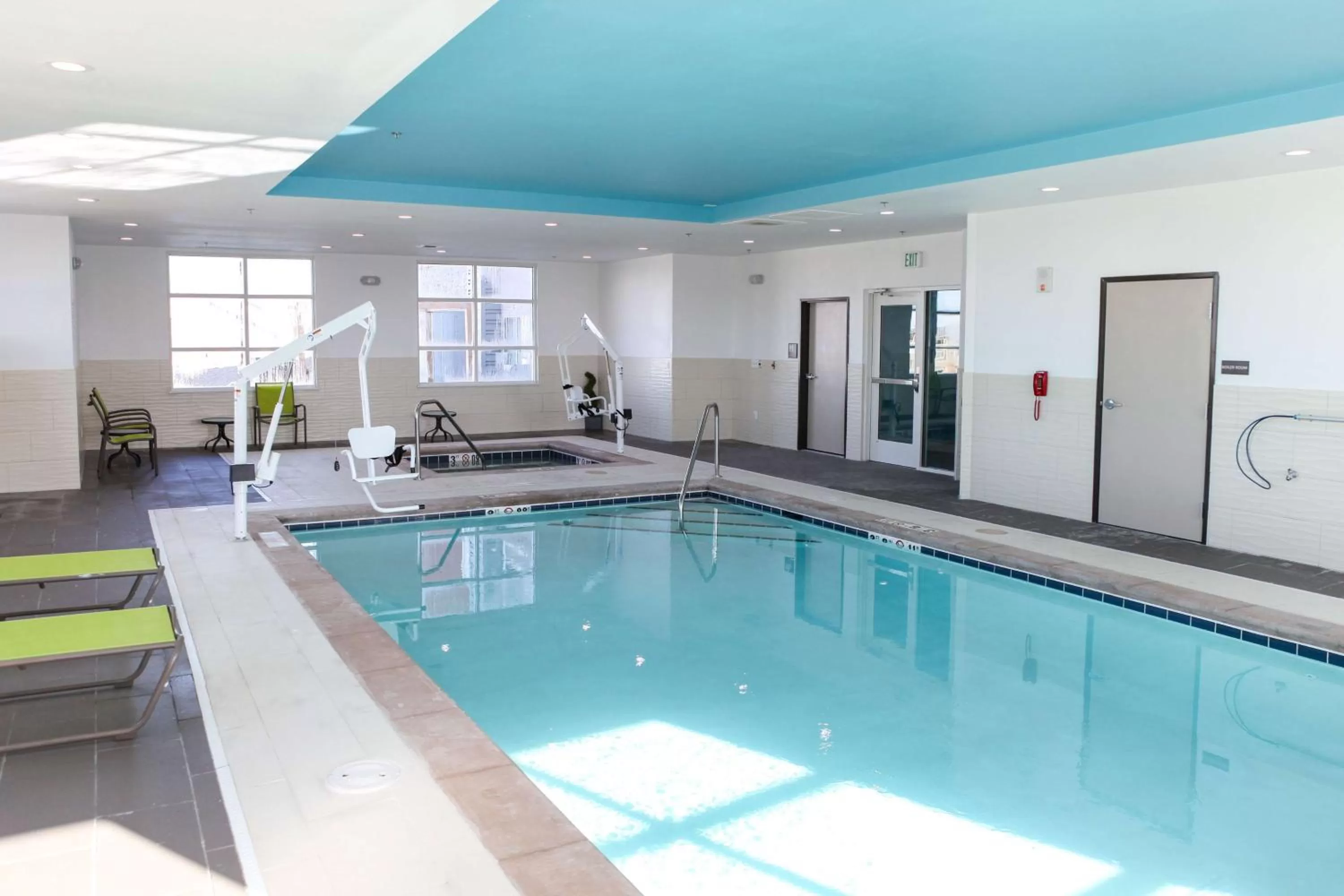 Pool view in Hampton Inn & Suites Lafayette