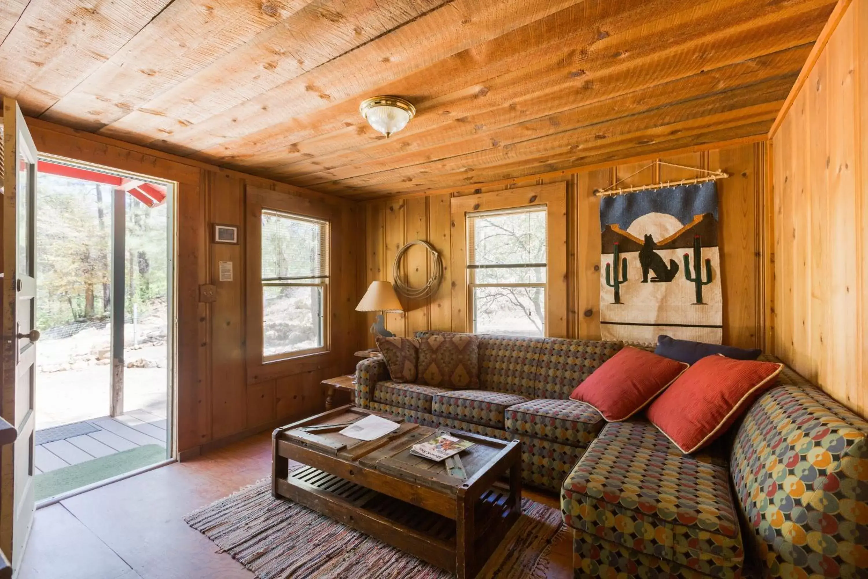 Patio, Seating Area in Crown King Cabins Bradshaw