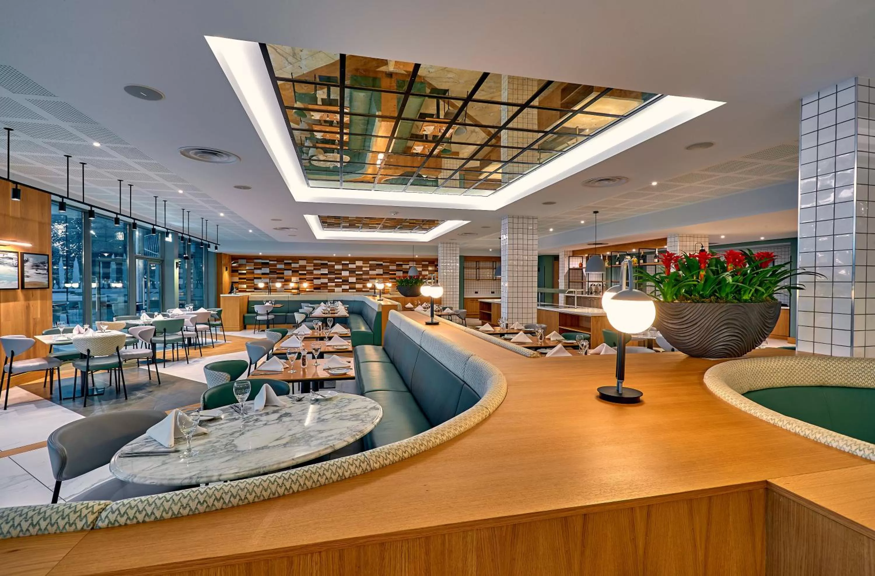 Restaurant/places to eat in Crowne Plaza Marlow by IHG