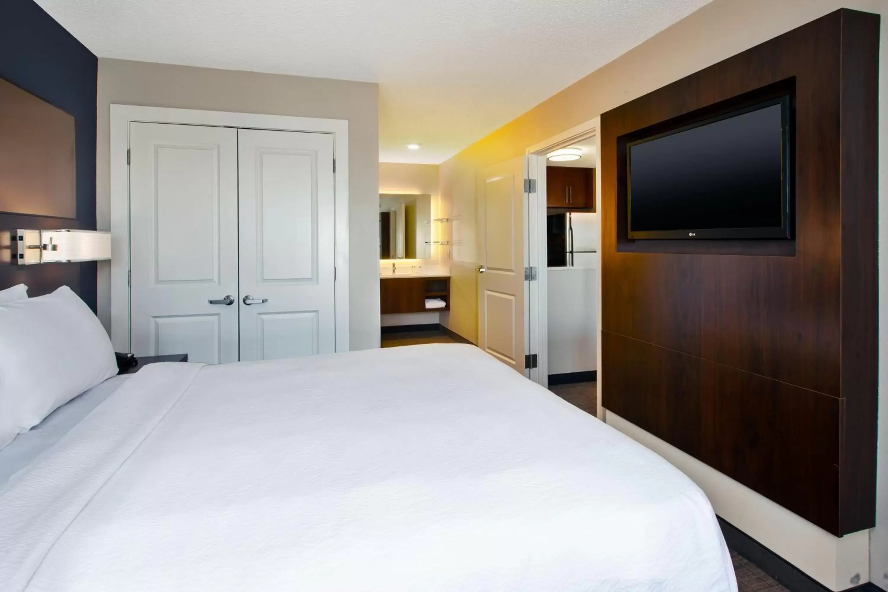Bedroom, Bed in Residence Inn by Marriott Ann Arbor North