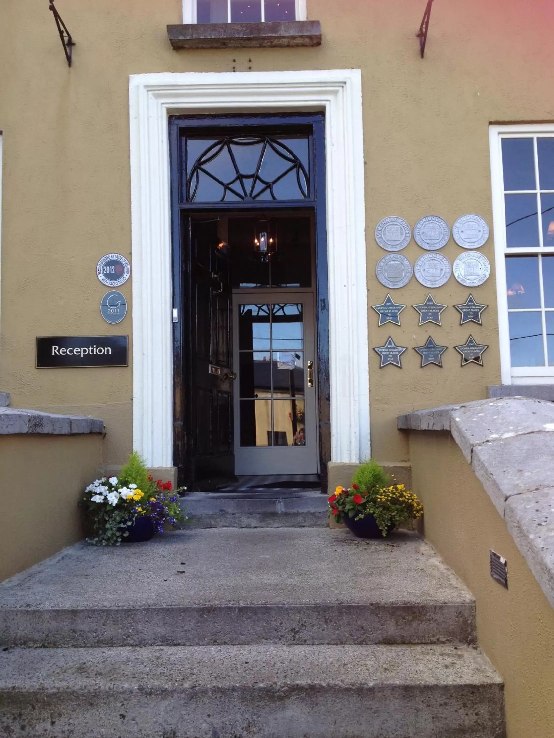 Facade/entrance in Baileys Hotel Cashel