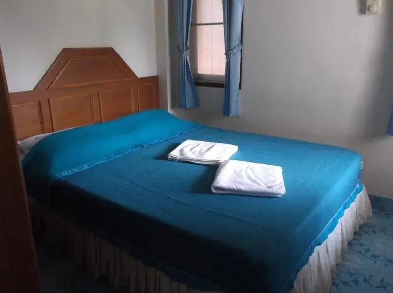 Bed in Palm Point Village Bed in Palm Point Village