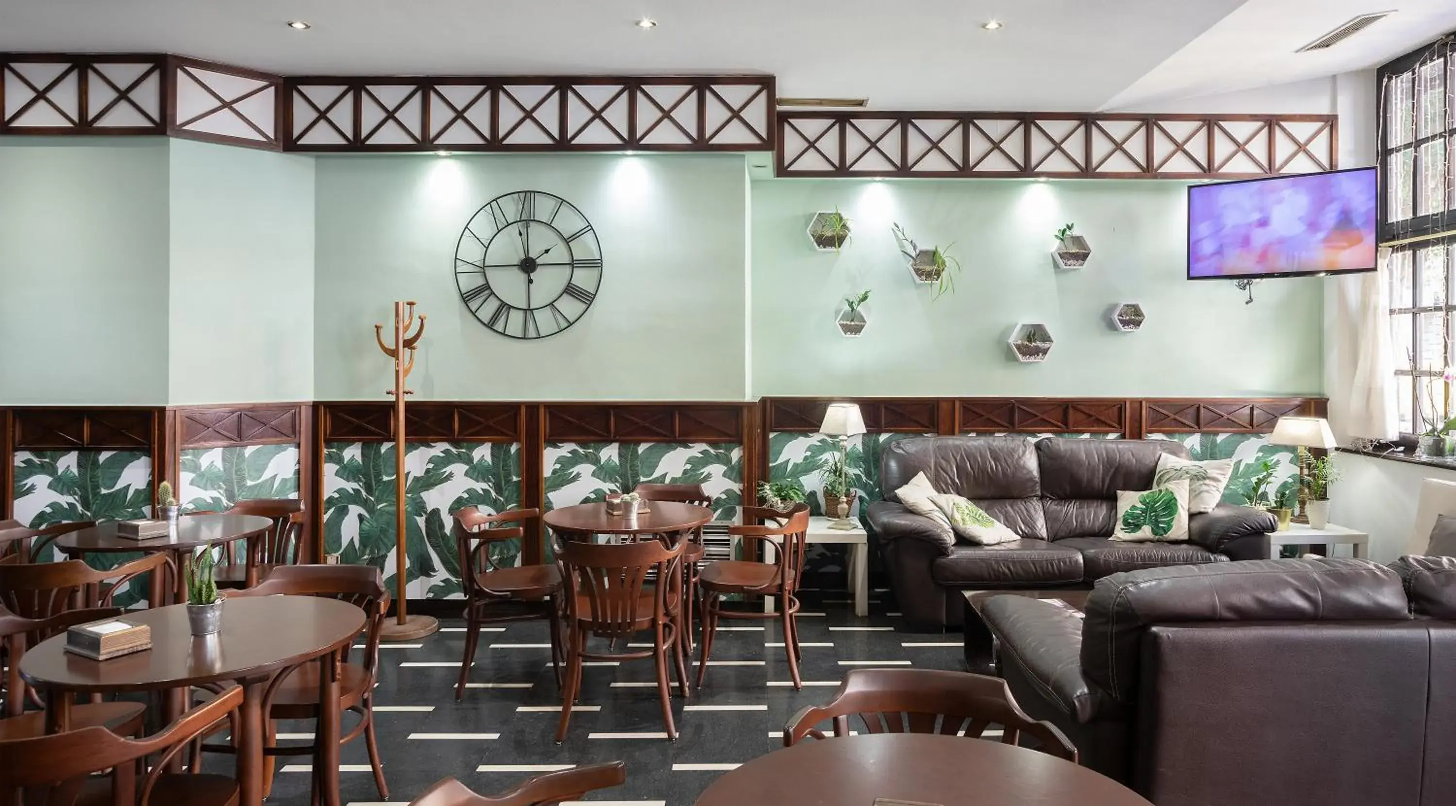 Lounge or bar, Restaurant/Places to Eat in Hotel Ciudad De Calahorra