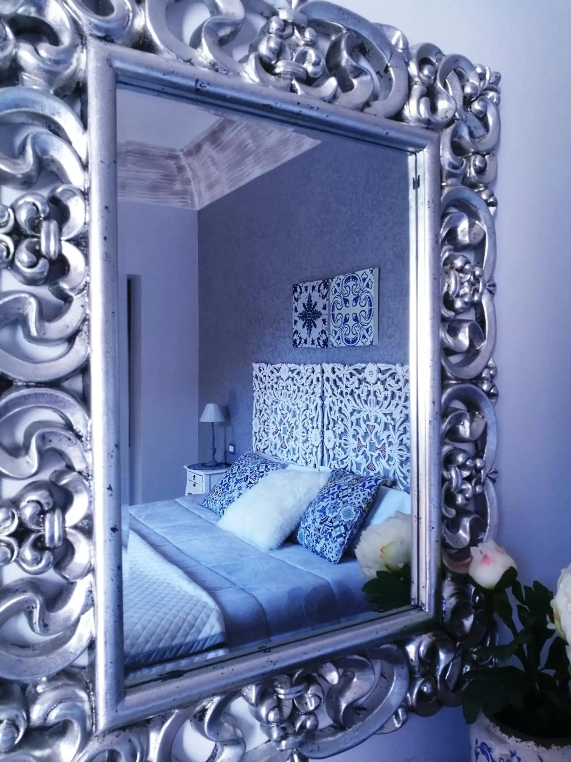 Decorative detail, Bed in B&B Villa del Sole Relais