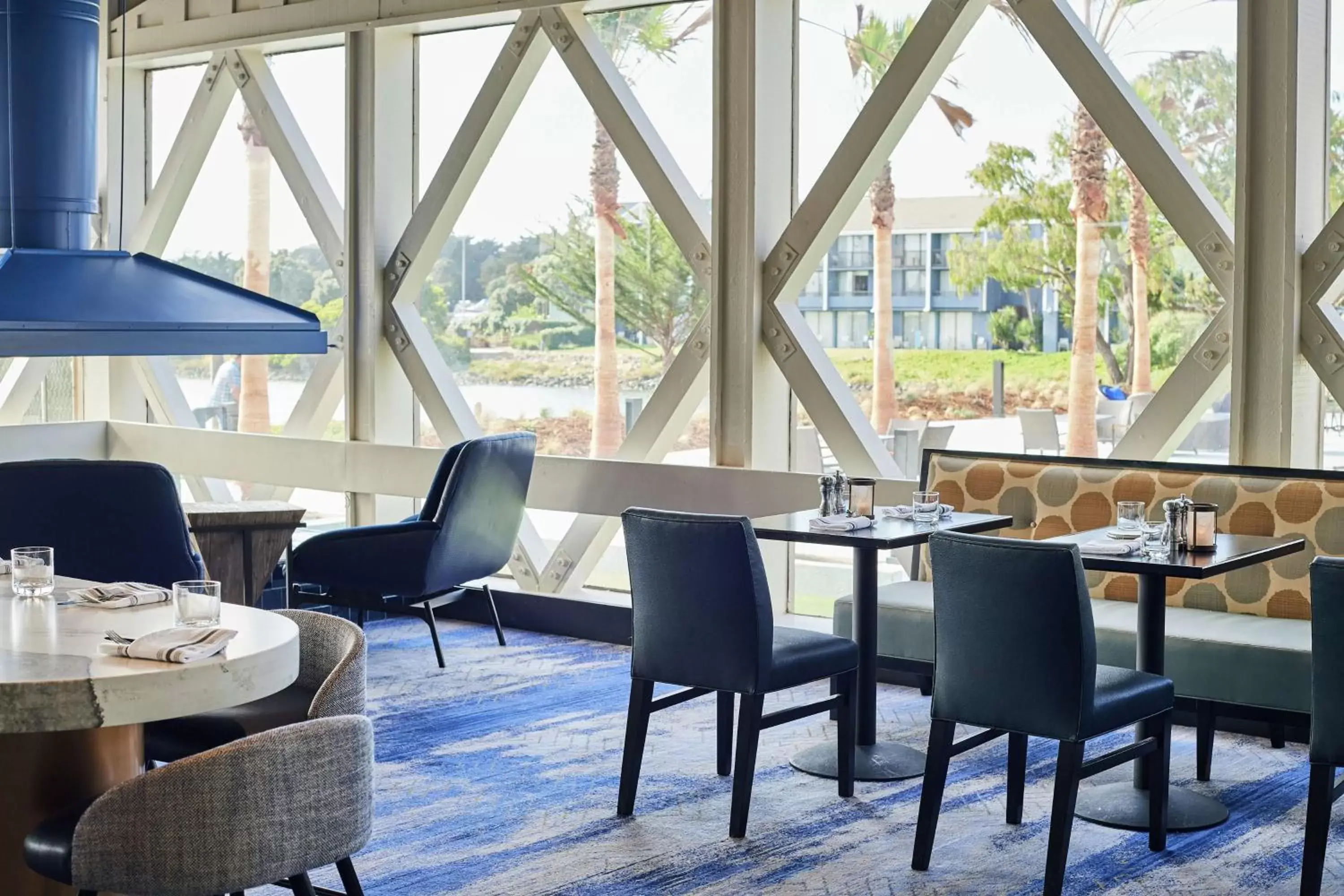 Restaurant/places to eat in DoubleTree by Hilton Hotel Berkeley Marina