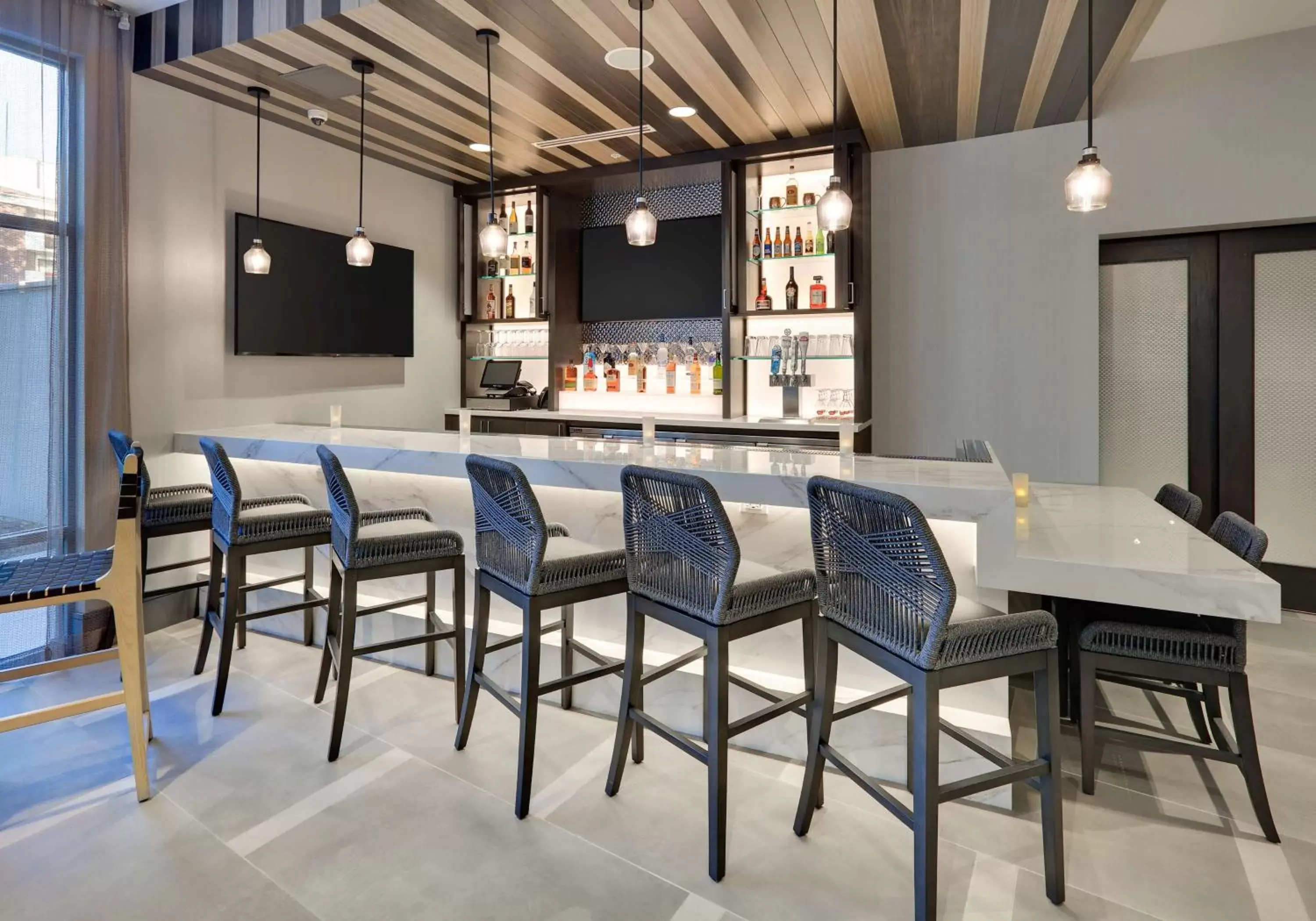 Lounge or bar, Restaurant/Places to Eat in Hampton Inn by Hilton Irvine Spectrum Lake Forest
