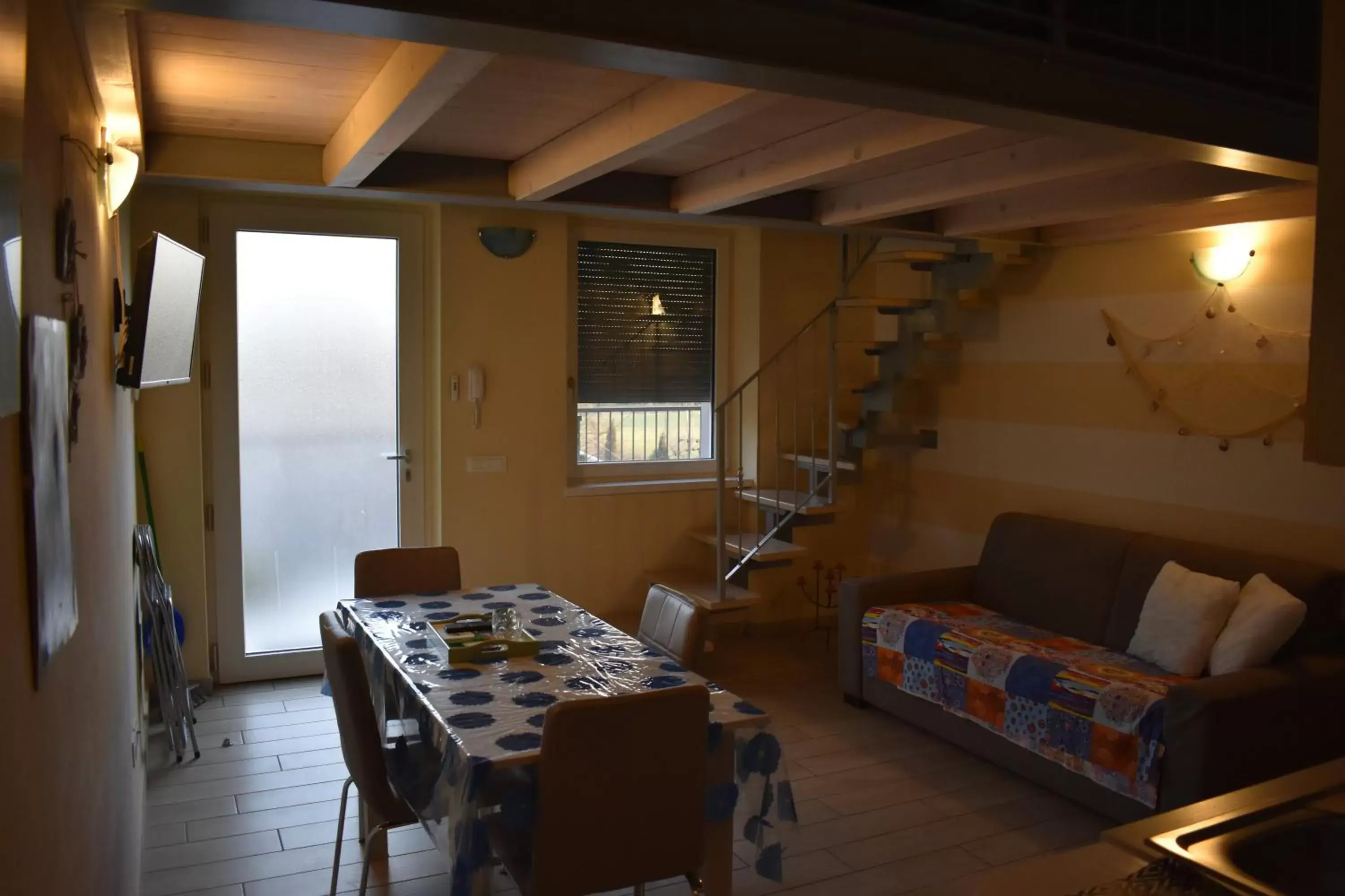 Kitchen or kitchenette, Dining Area in Mimosa Apartments