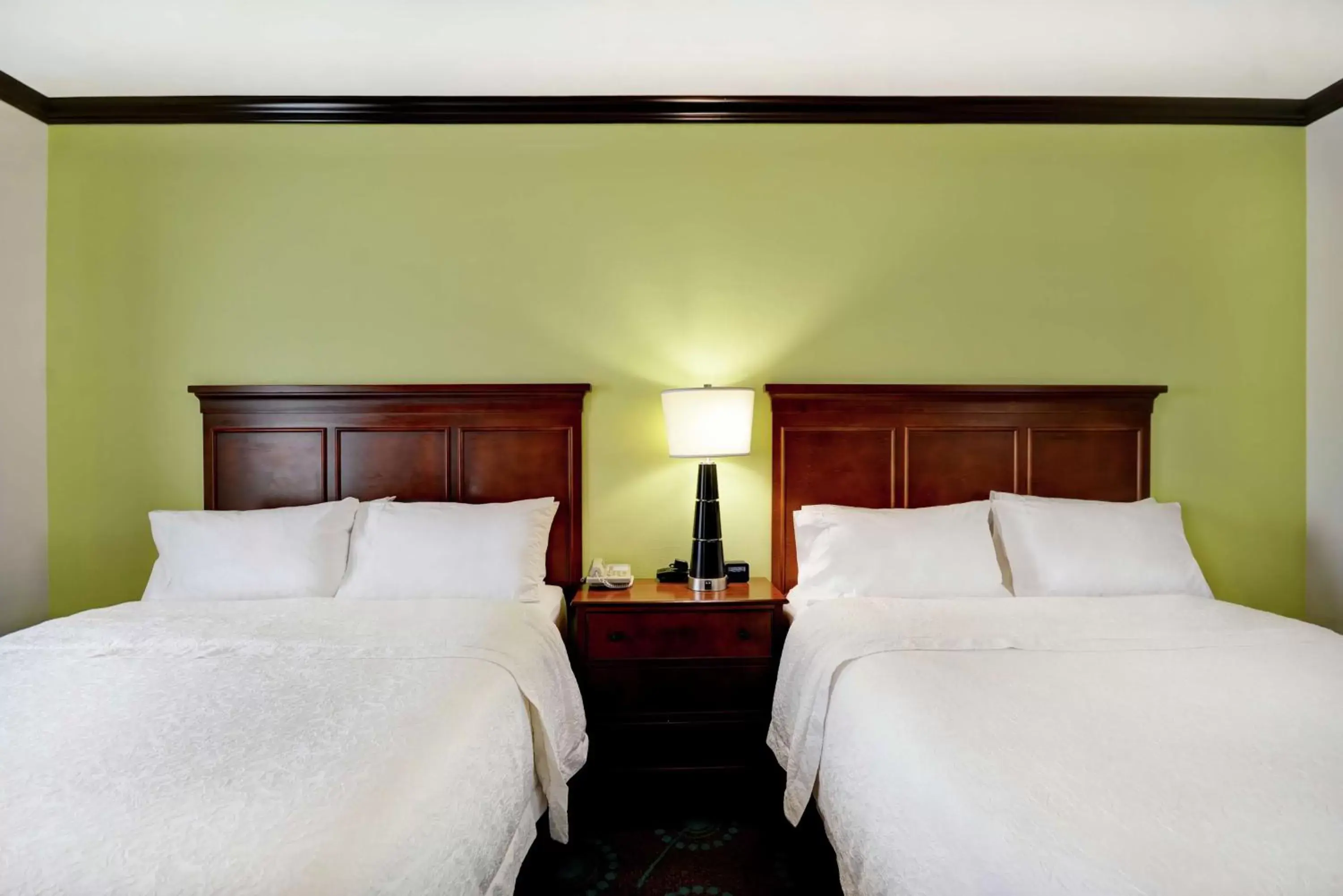 Bed in Hampton Inn & Suites San Antonio/Northeast I-35