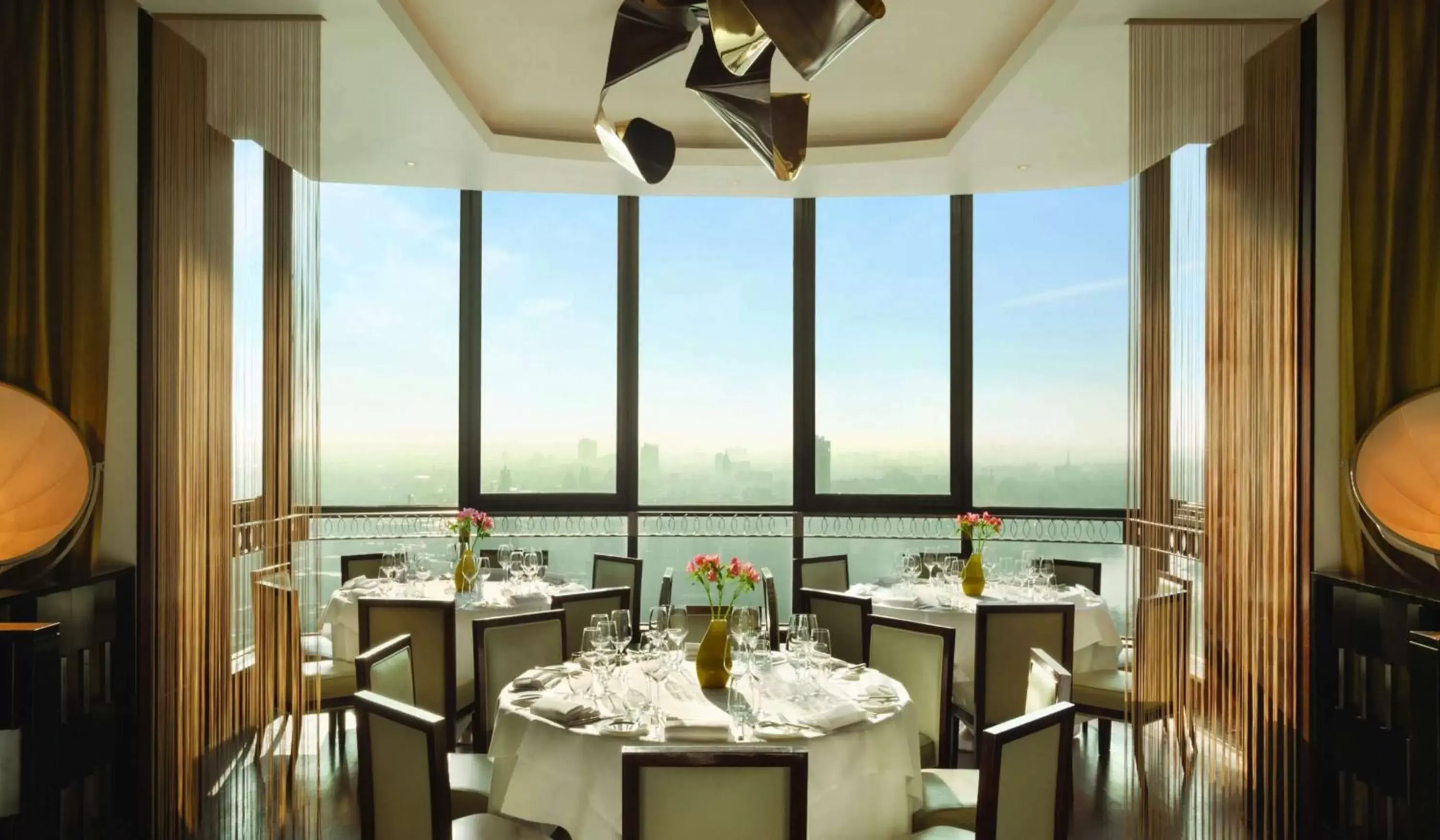 Restaurant/Places to Eat in London Hilton on Park Lane