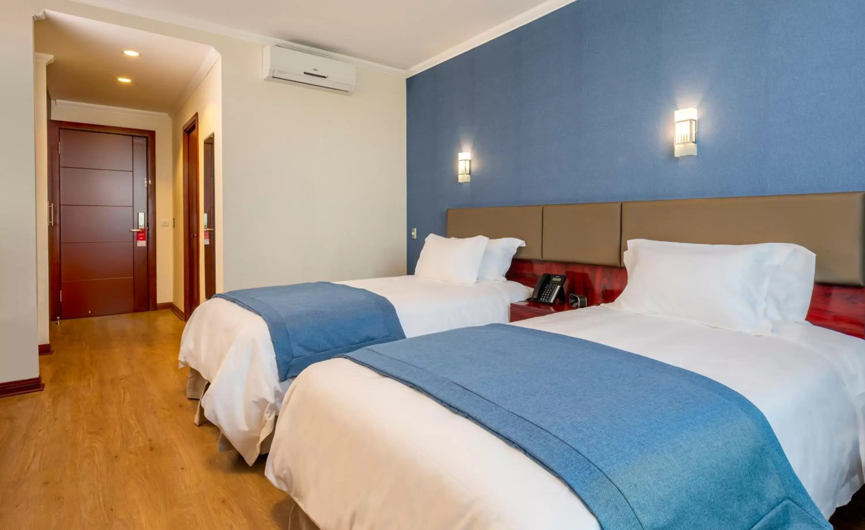 Bed in Best Western Estacion Central