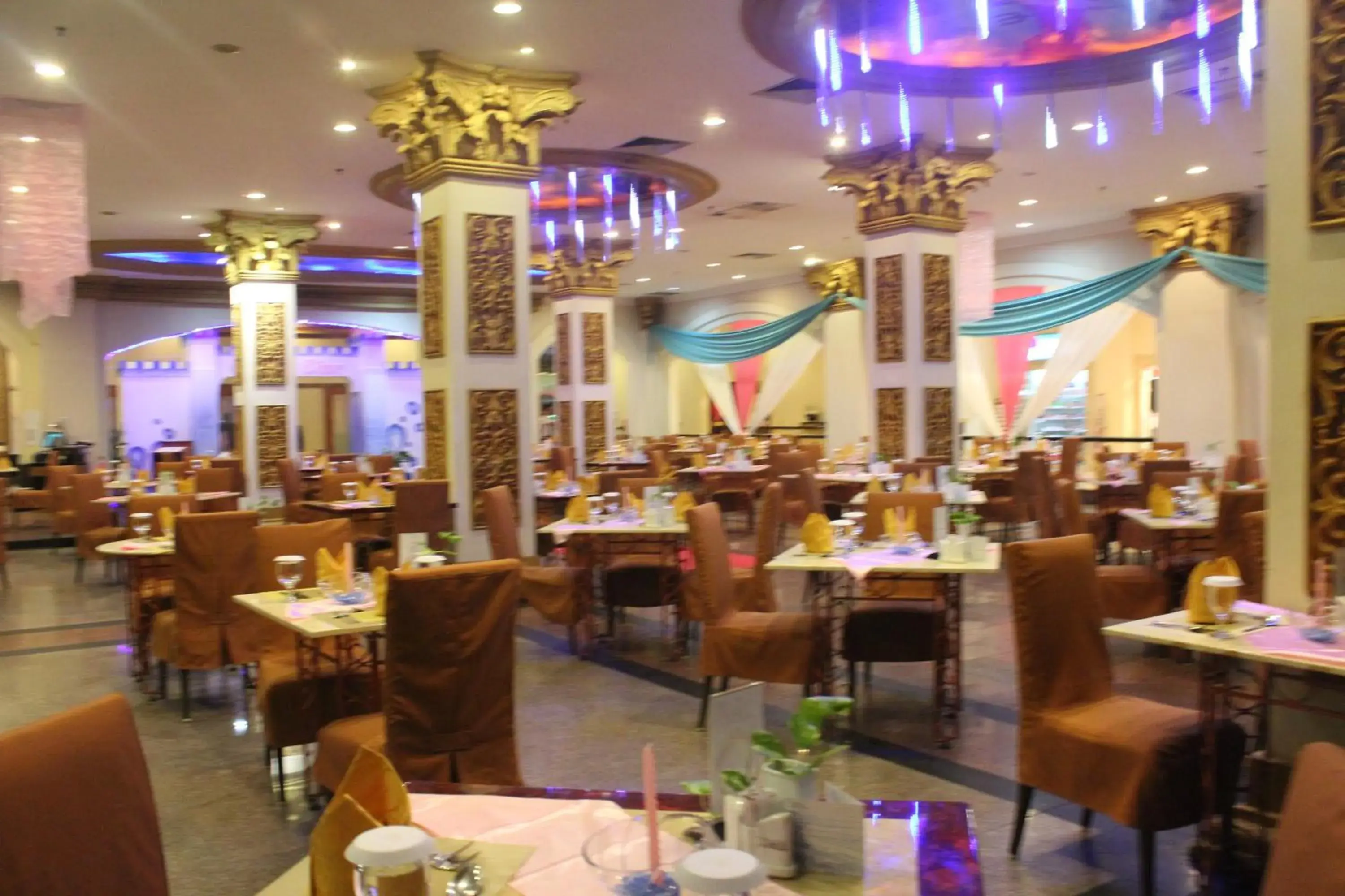 Restaurant/Places to Eat in Pacific Palace Hotel