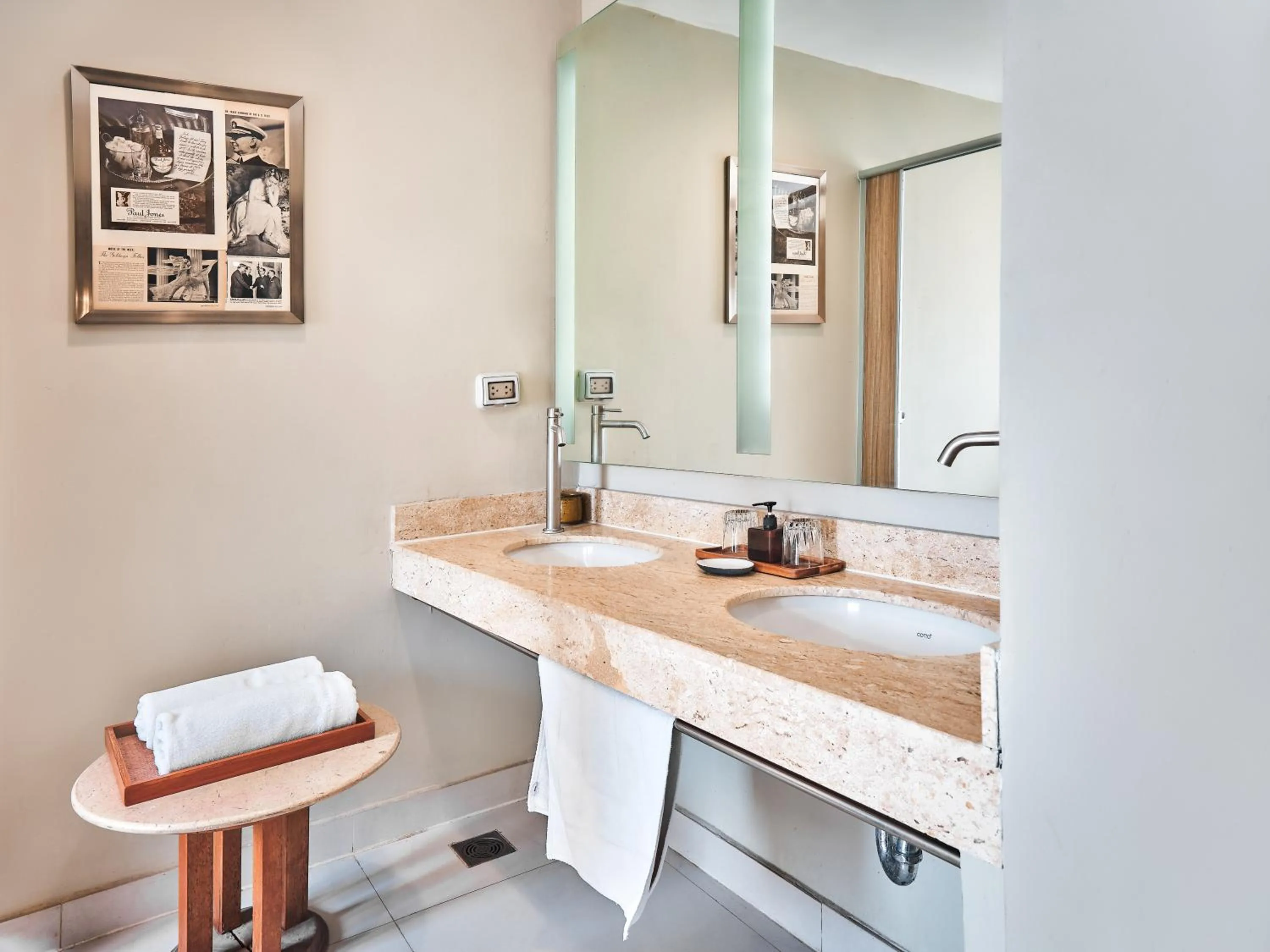 Bathroom in Prince Theatre Heritage Stay Hostel - Silom