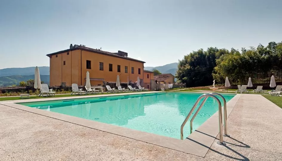Swimming pool in Hotel Villa Cheli