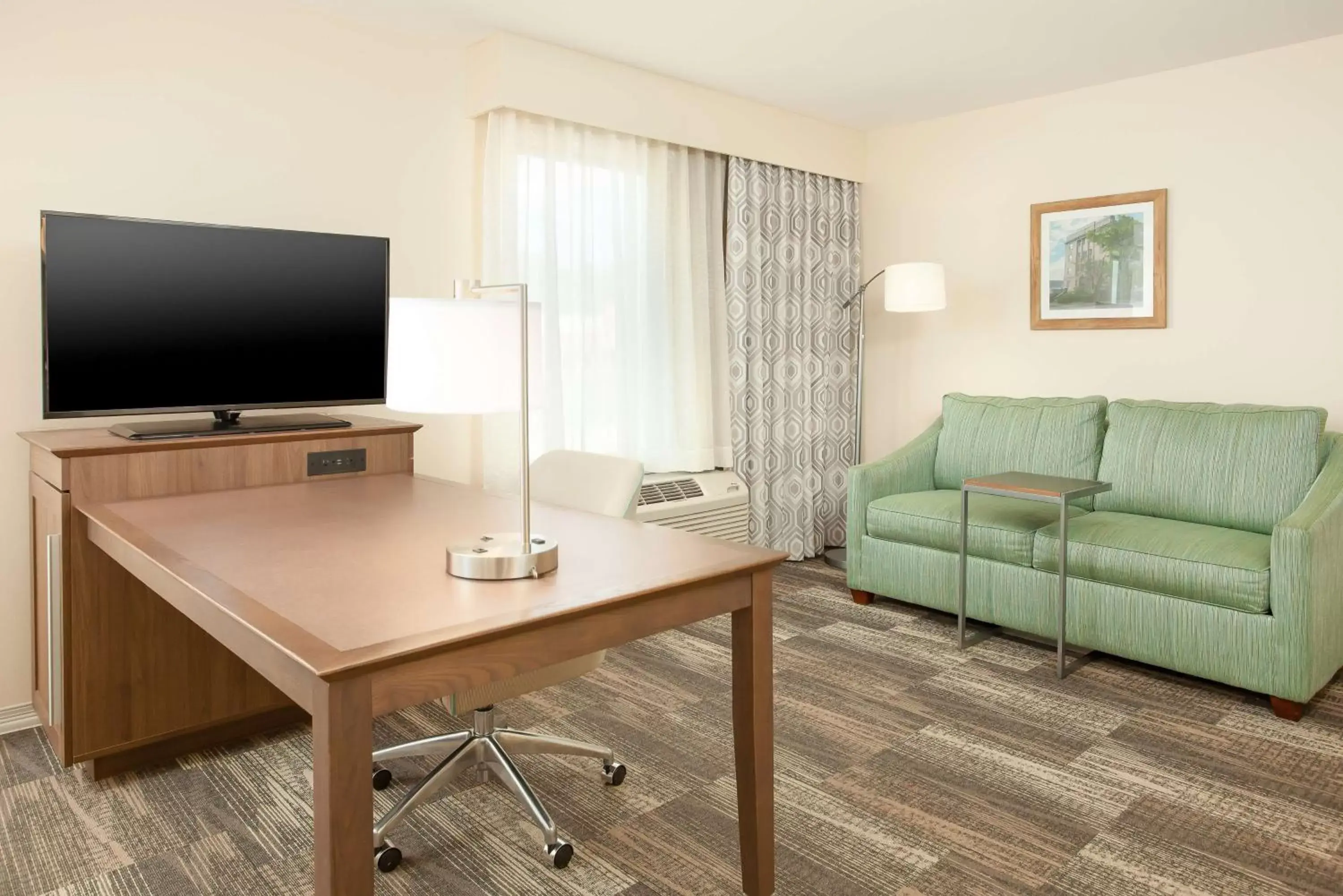 King Suite with Sofa Bed - Hearing Access/Non-Smoking in Hampton Inn & Suites Niles/Warren, OH King Suite with Sofa Bed - Hearing Access/Non-Smoking in Hampton Inn & Suites Niles/Warren, OH
