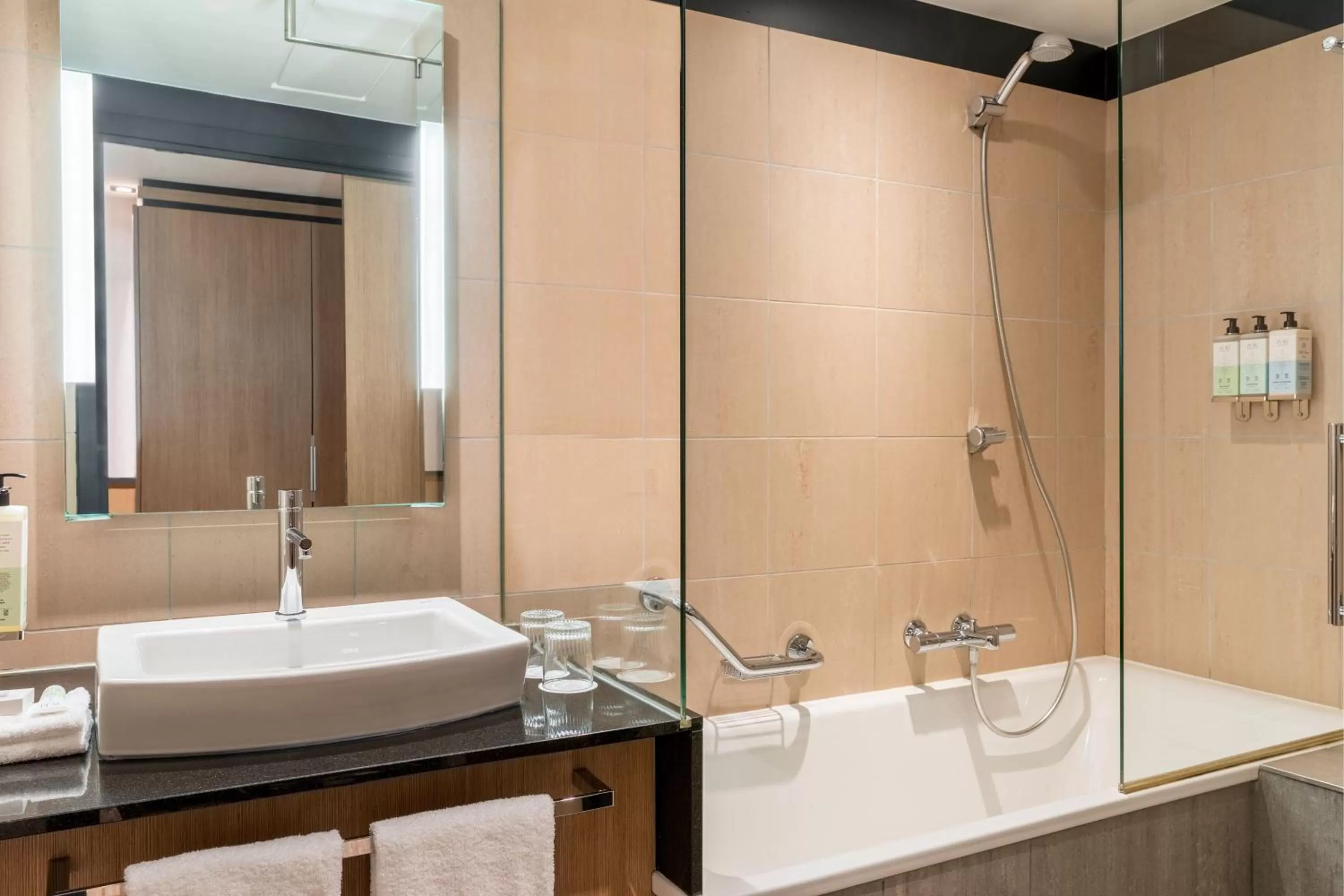 Bathroom in Le Parchamp, a Tribute Portfolio Hotel, Paris Boulogne