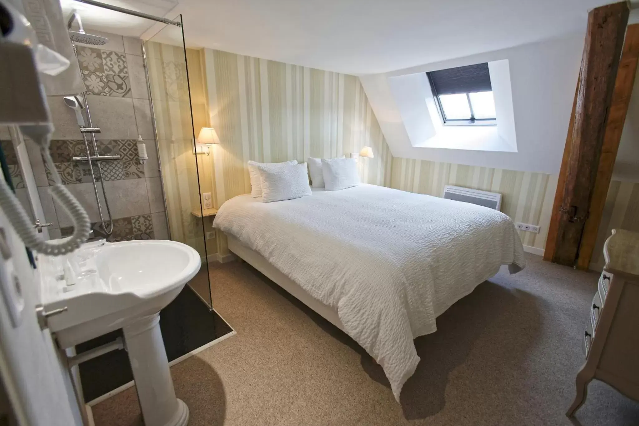 Bedroom, Bed in Hotel Saint Georges