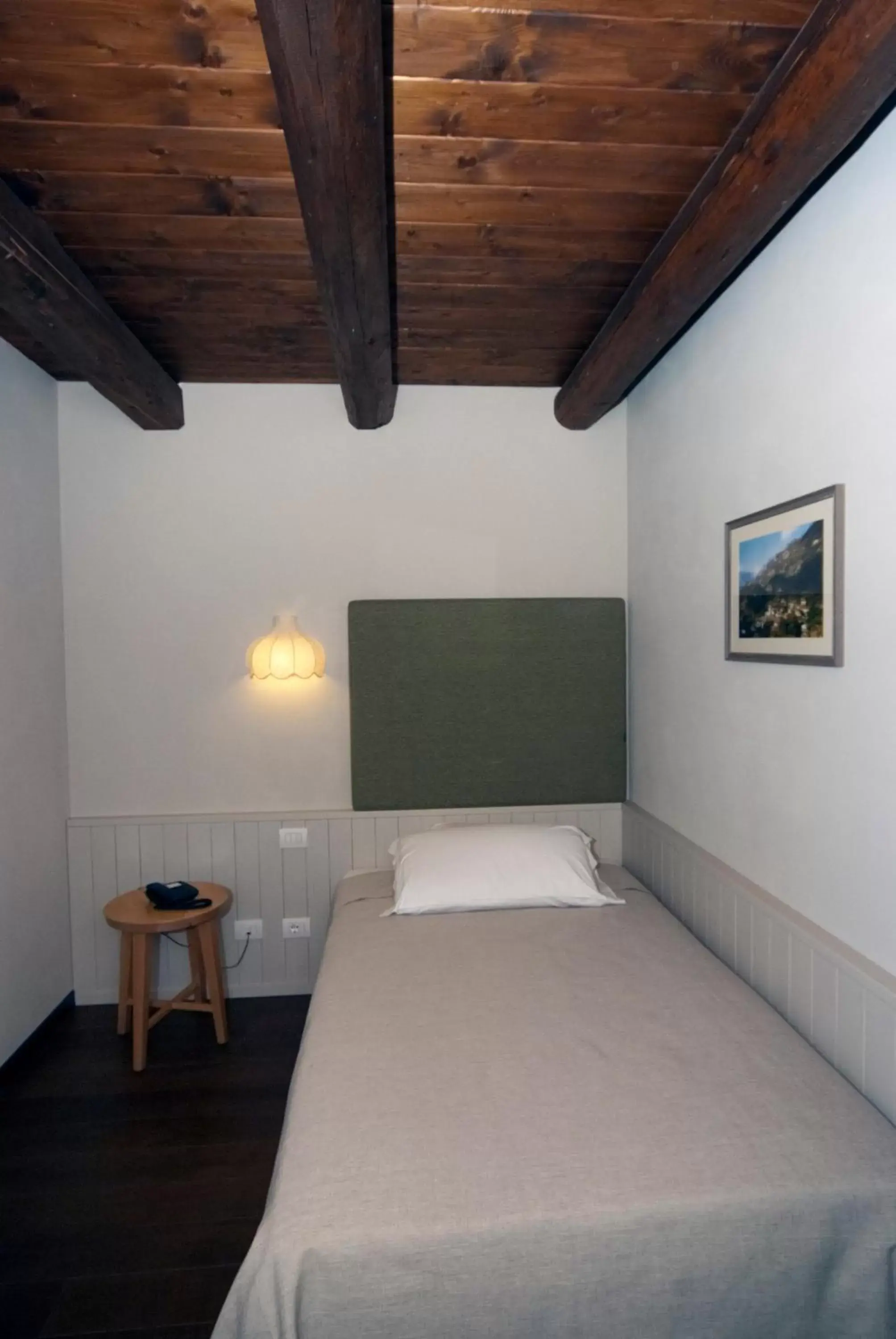 Photo of the whole room, Bed in Il Falco E La Volpe