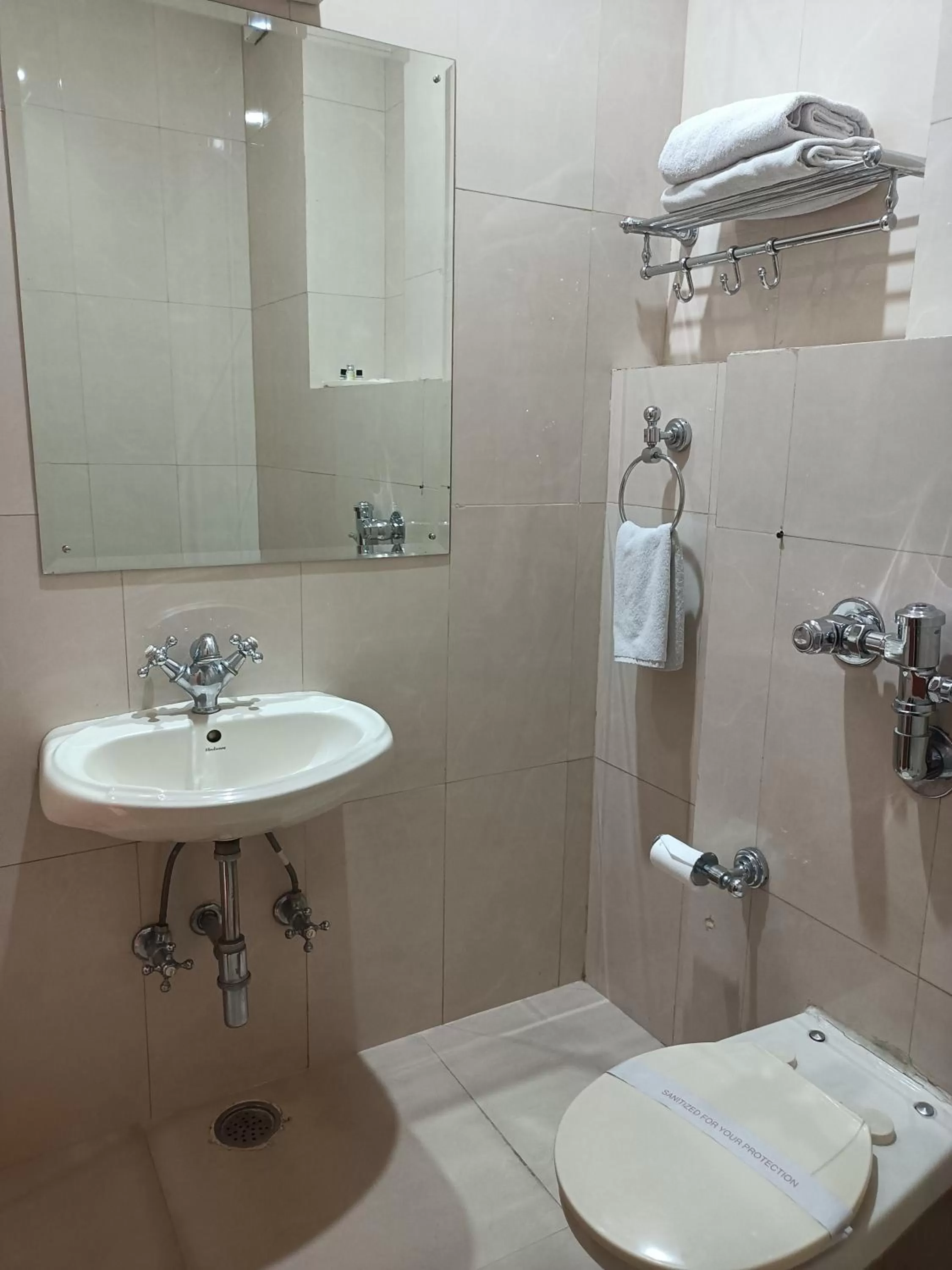 Bathroom in Hotel Broadways Inn