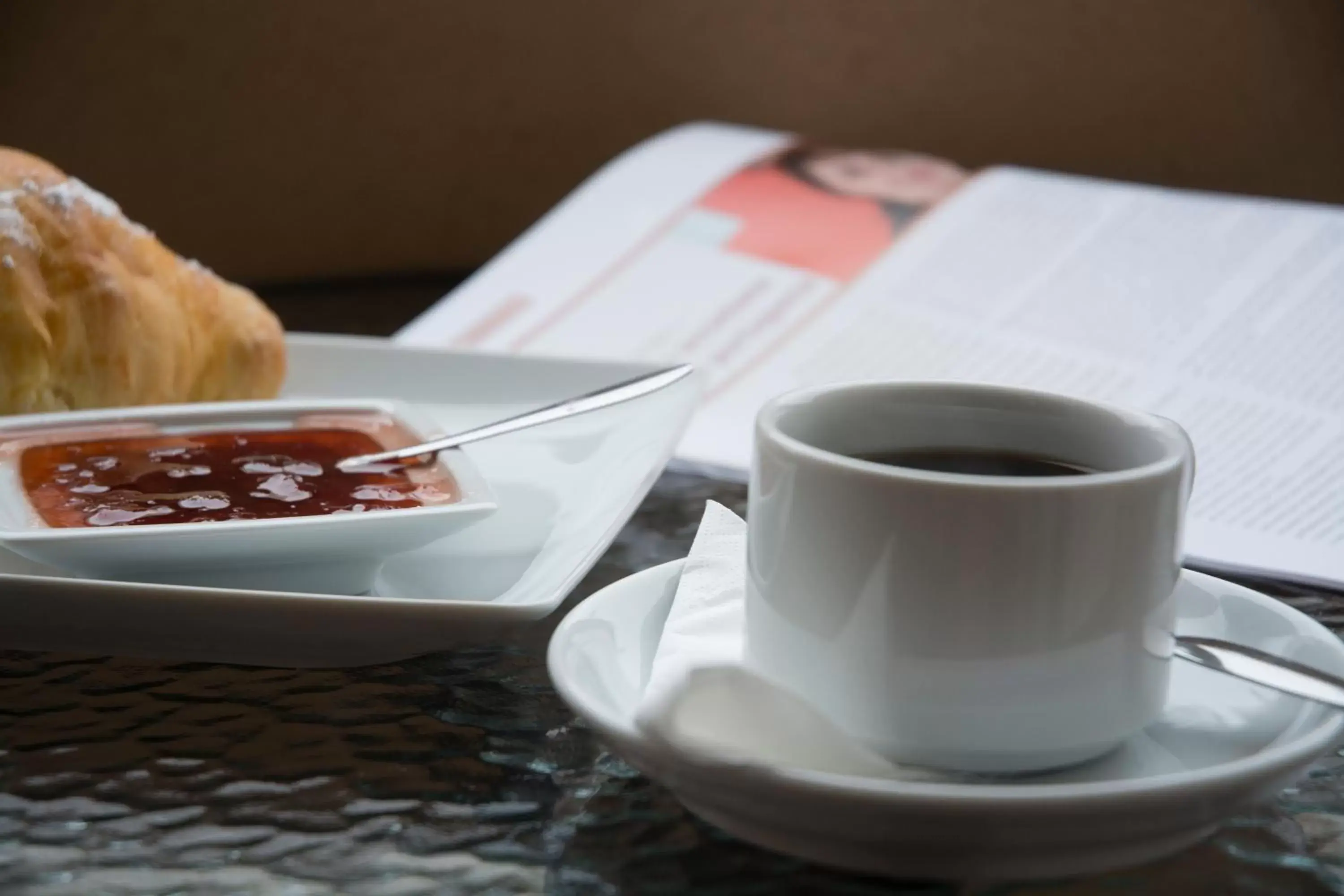 Coffee/tea facilities in Hotel Rainha D. Amélia, Arts & Leisure