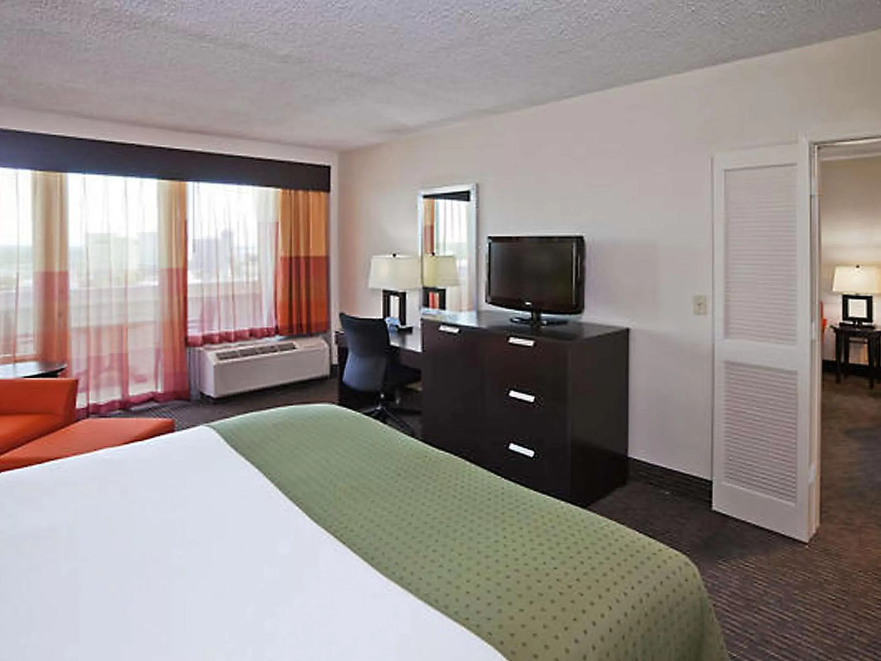 Photo of the whole room, Bed in 17 West Hotel, Ascend Hotel Collection