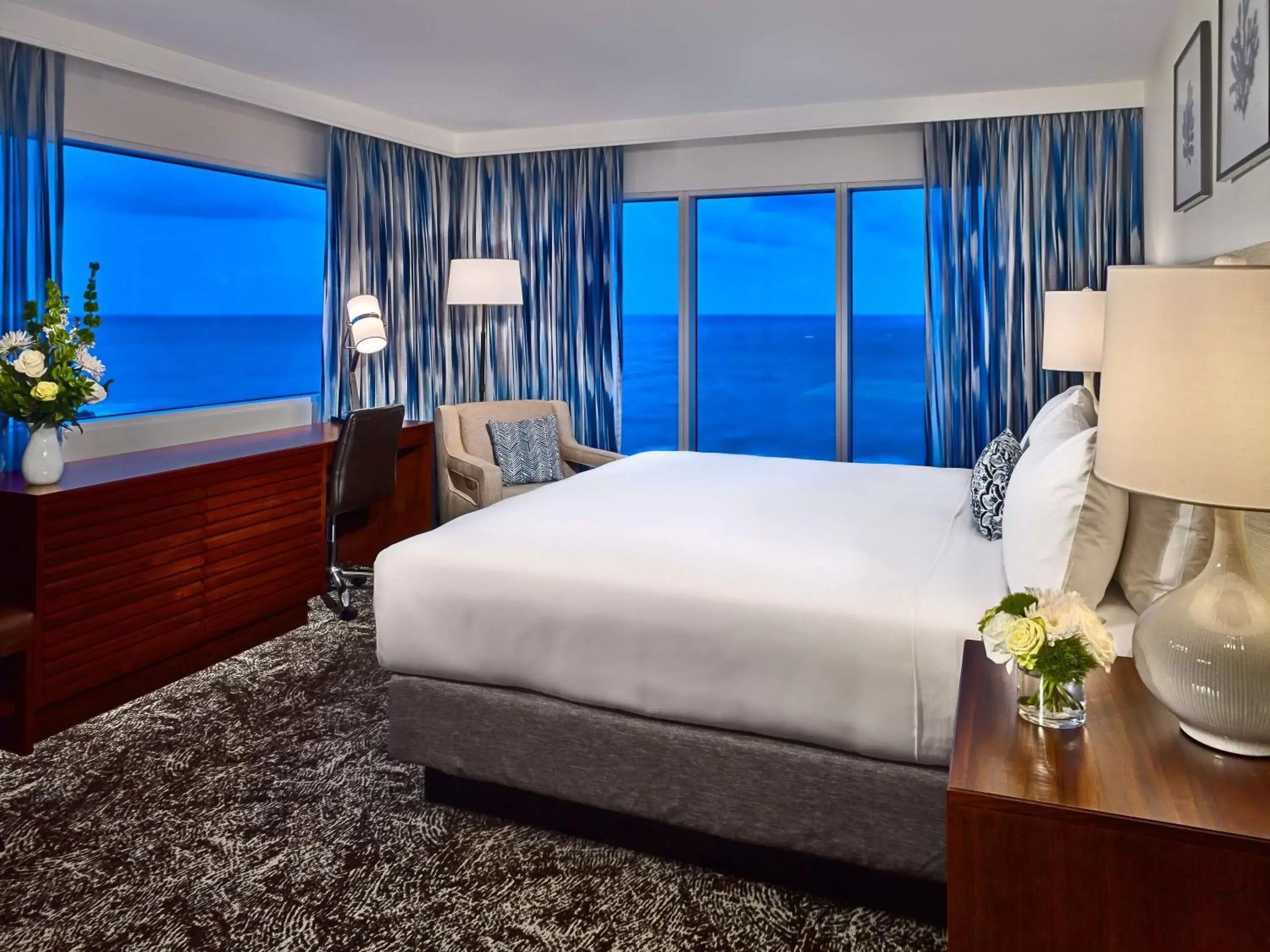 Photo of the whole room, Sea View in Sonesta Fort Lauderdale Beach