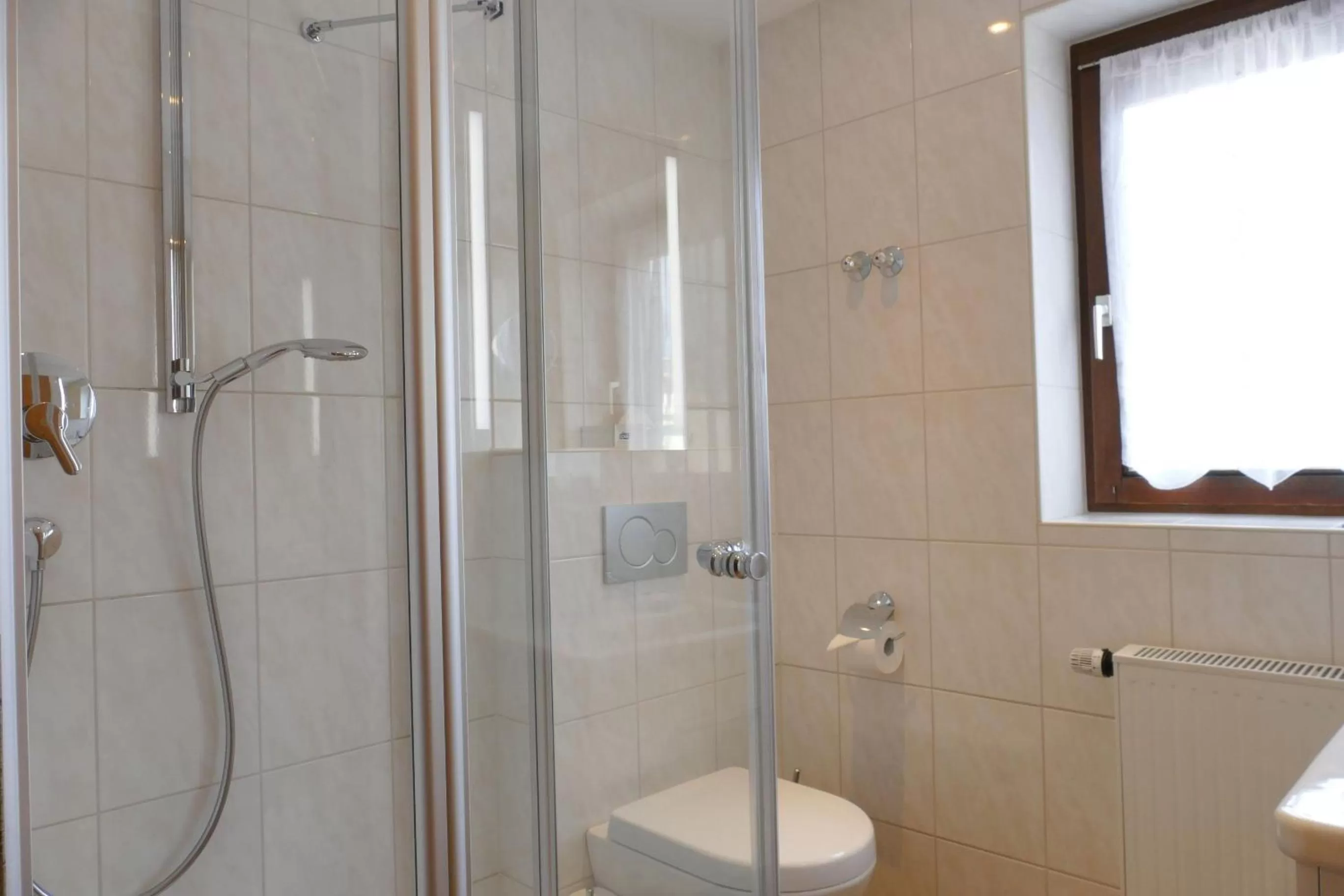 Bathroom in Altstadt-Hotel Zum Hechten