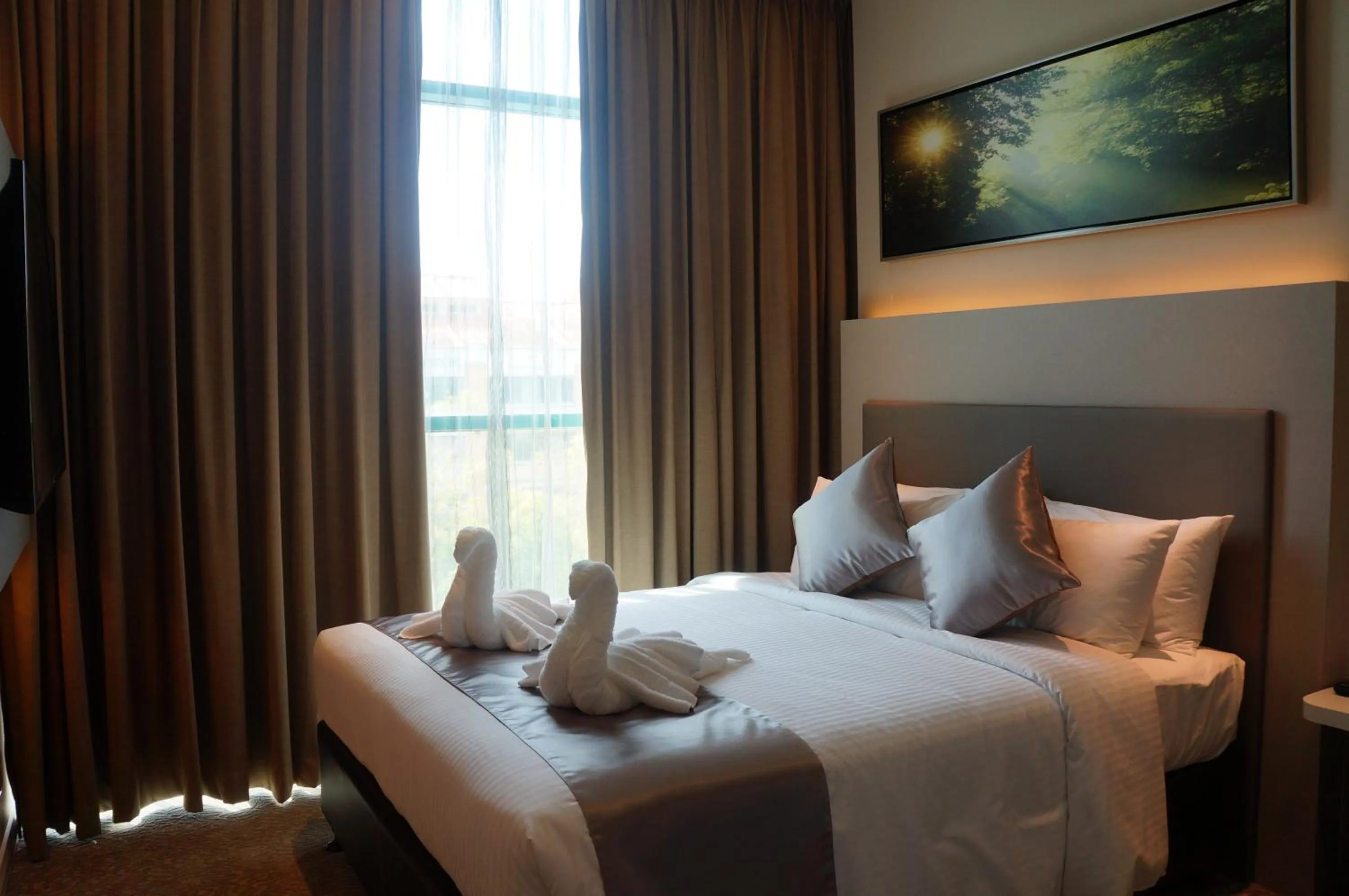 Bedroom, Bed in Greens Hotel & Suites