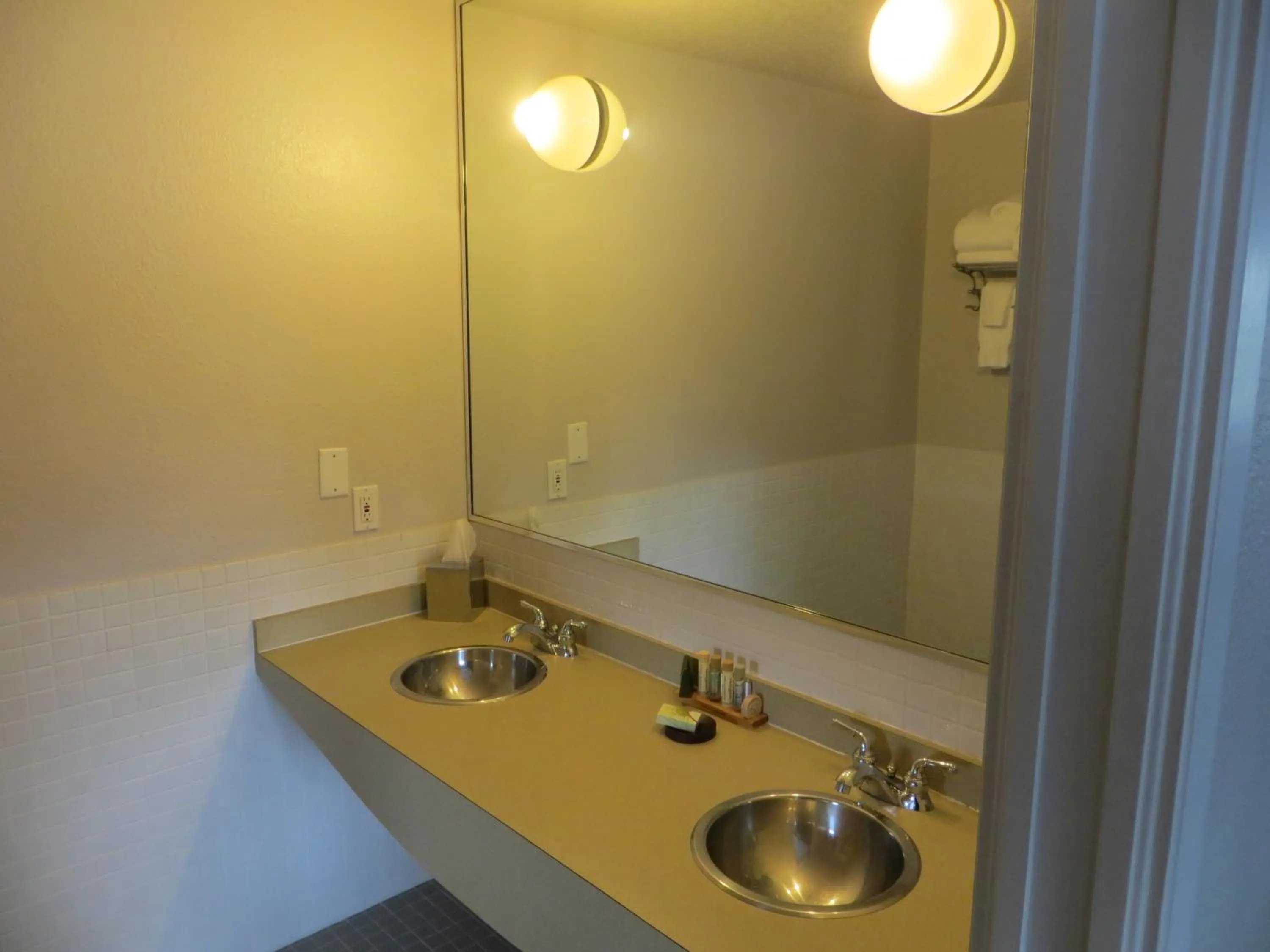 The EO Inn - Downtown Orlando