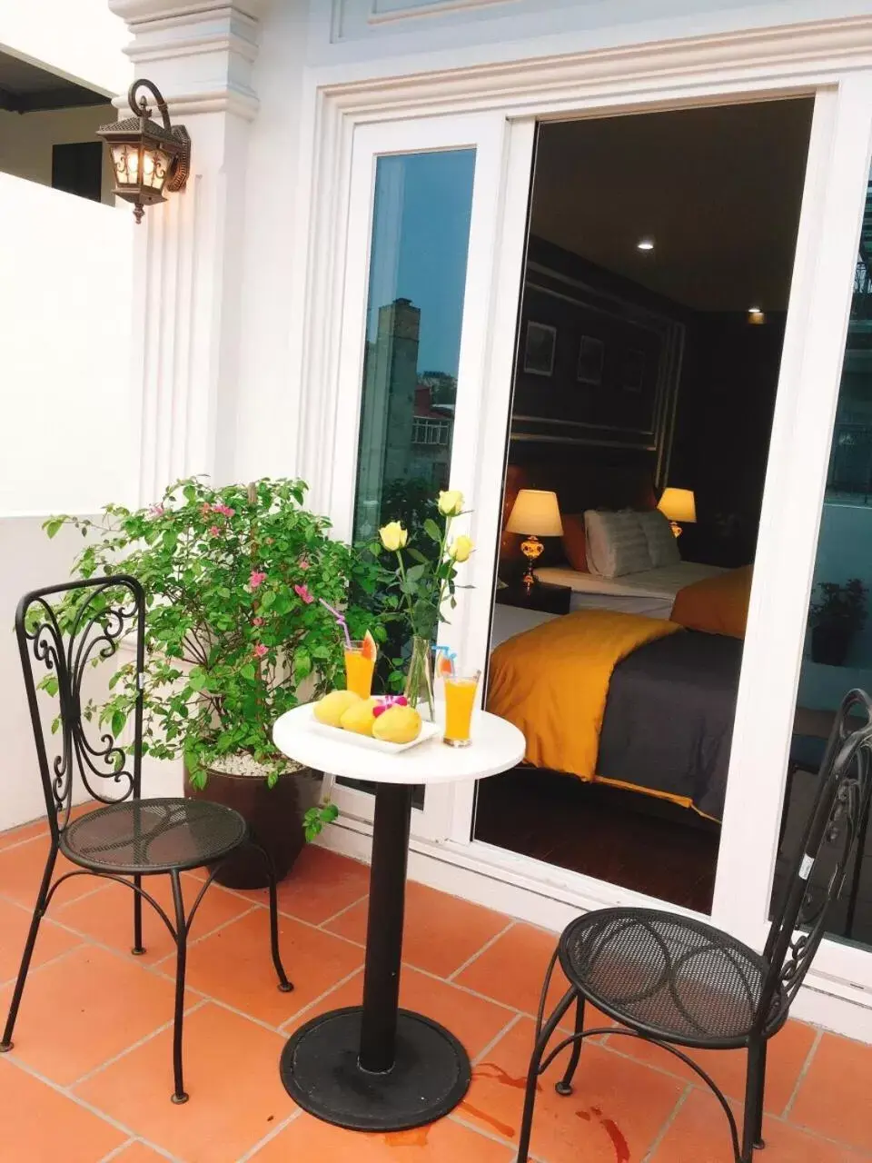 Balcony/Terrace in MayFlower Hotel- Central Old Quarter