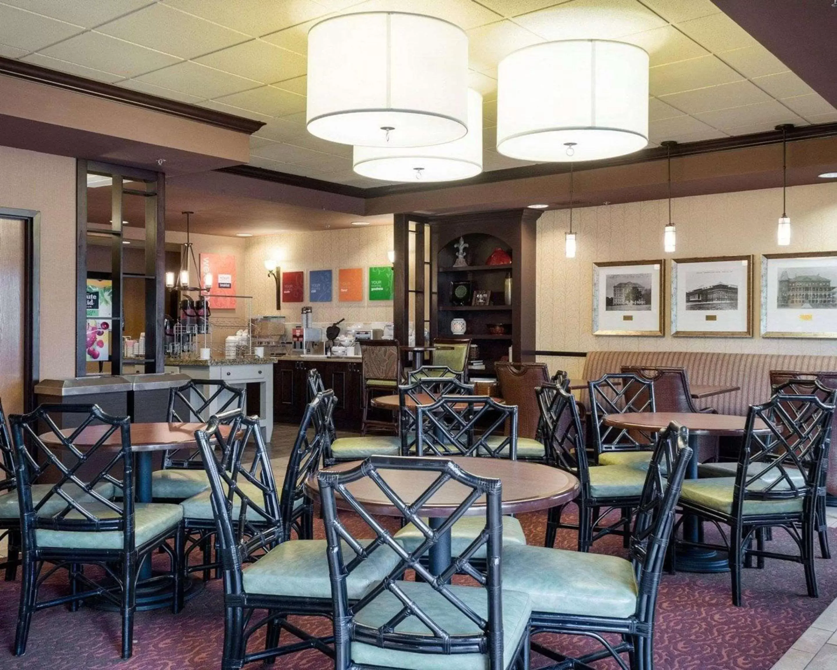 Restaurant/Places to Eat in Comfort Suites Starkville