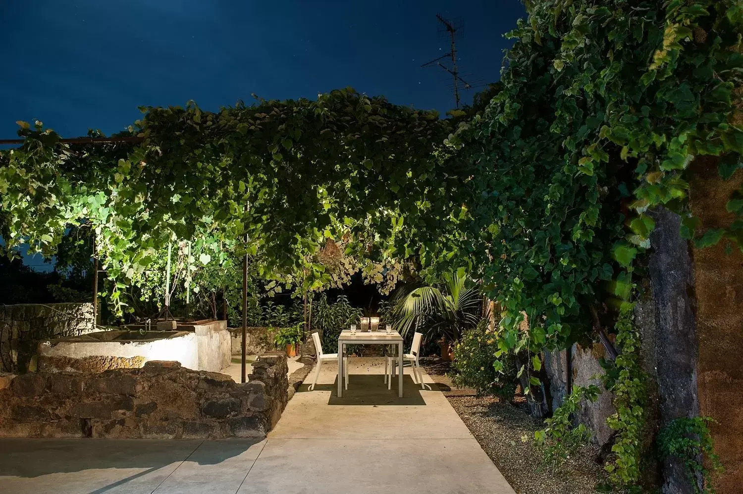 Patio in Zash Country Boutique hotel & SPA