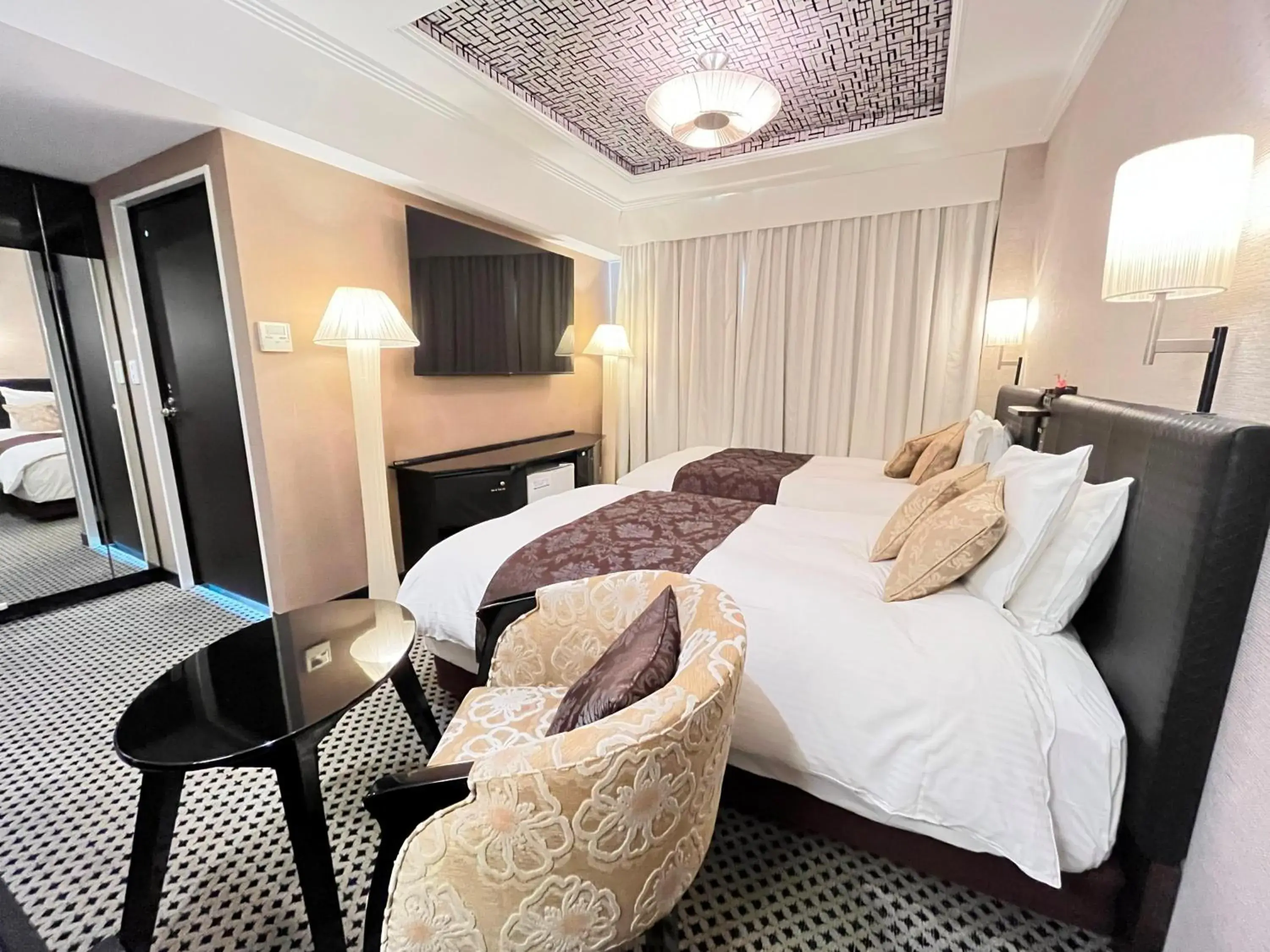 Bed in APA Hotel Nagoya Sakae