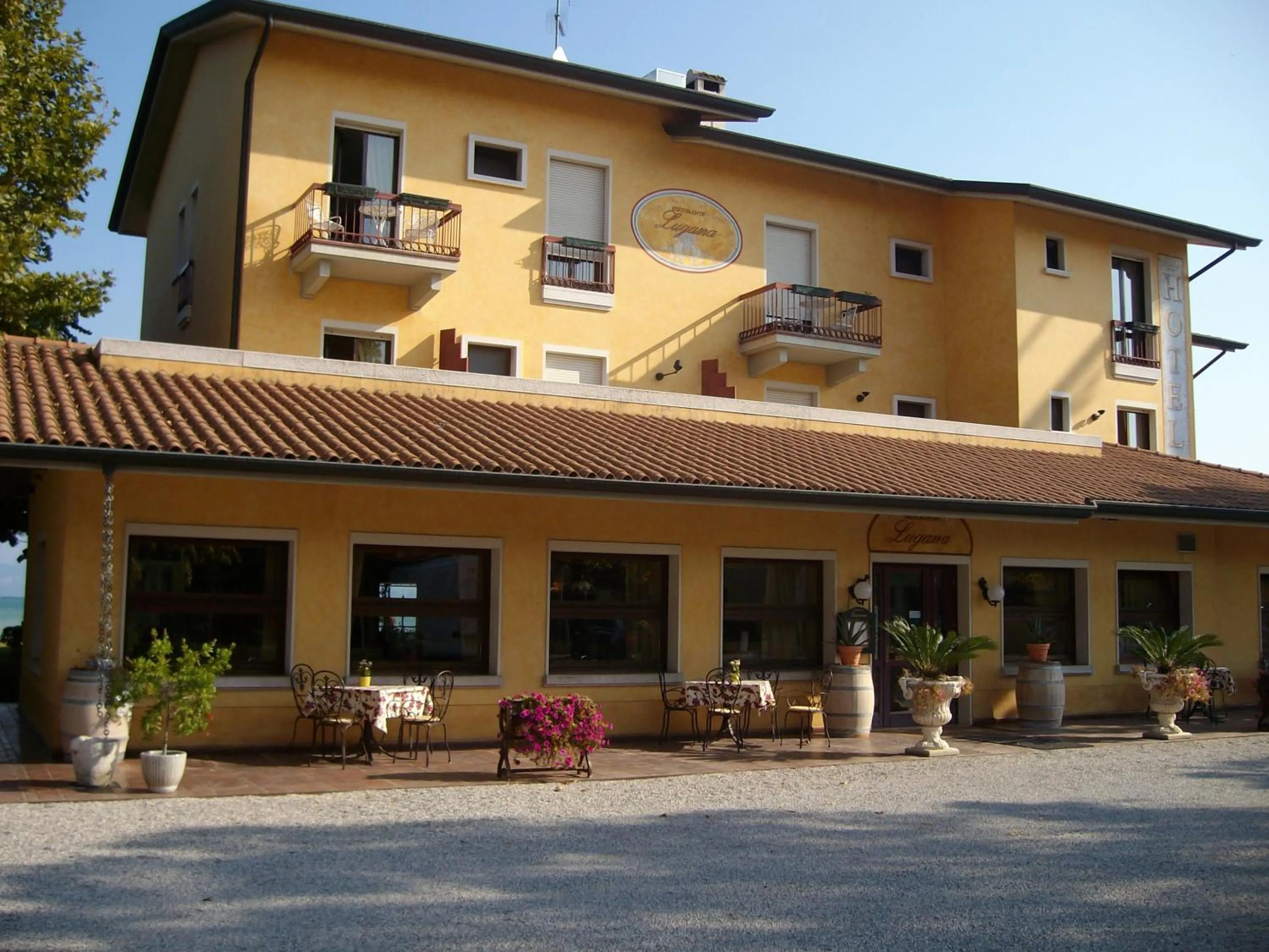 Property building in Hotel Lugana Parco Al Lago