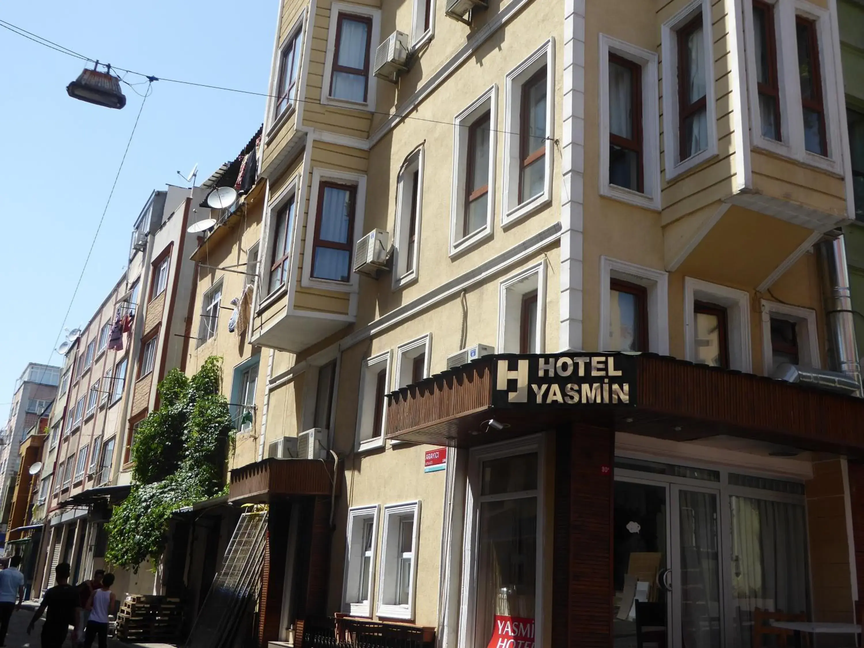 Facade/Entrance in Hotel Yasmin