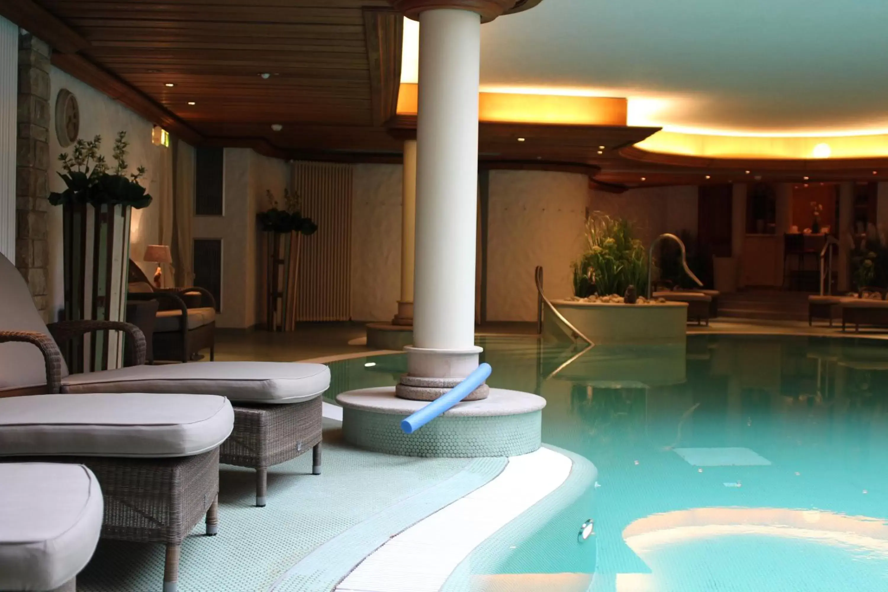 Swimming pool in Hotel Landhaus Wachtelhof