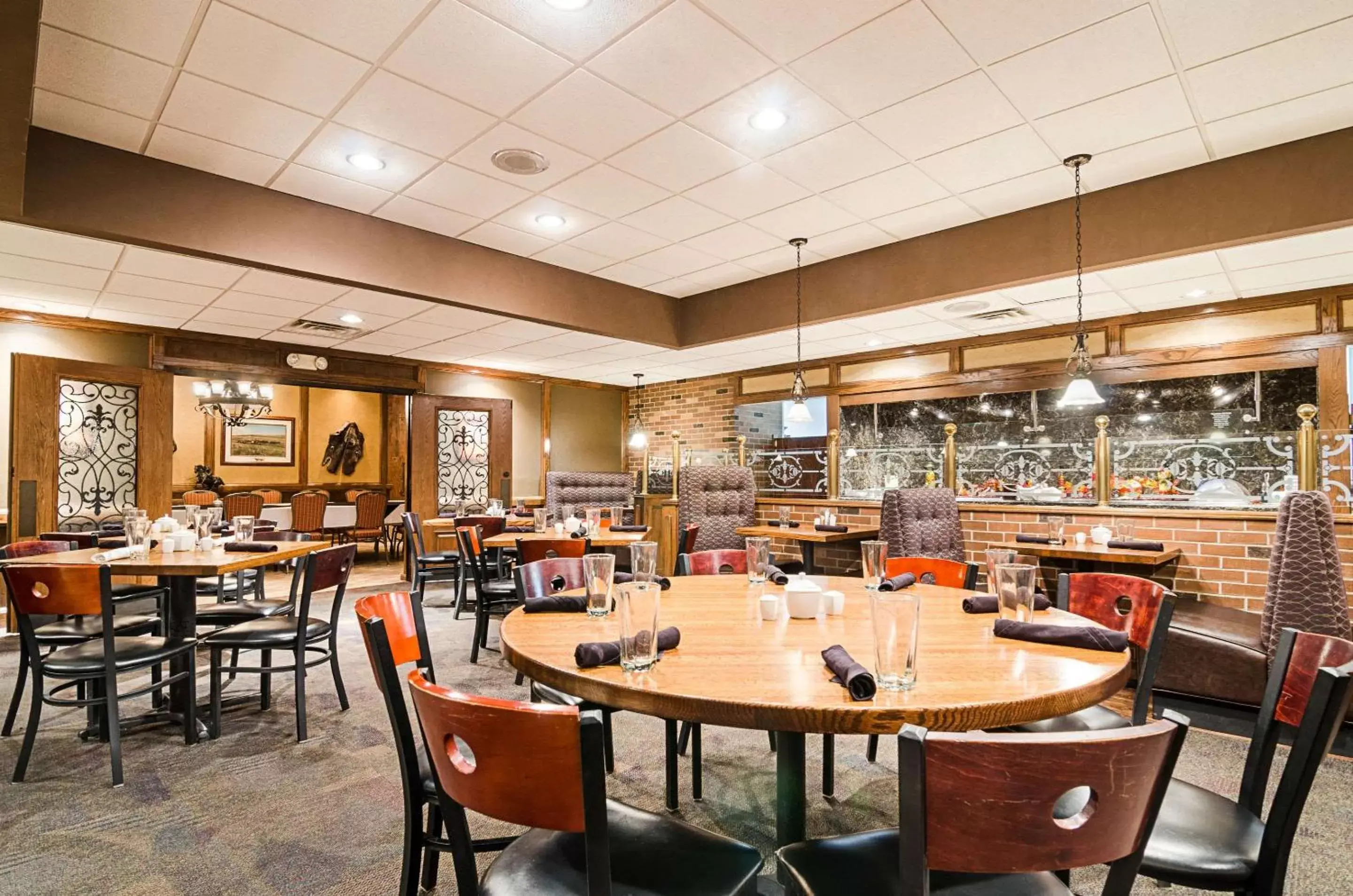 Restaurant/places to eat in Clarion Inn Garden City Restaurant/places to eat in Clarion Inn Garden City