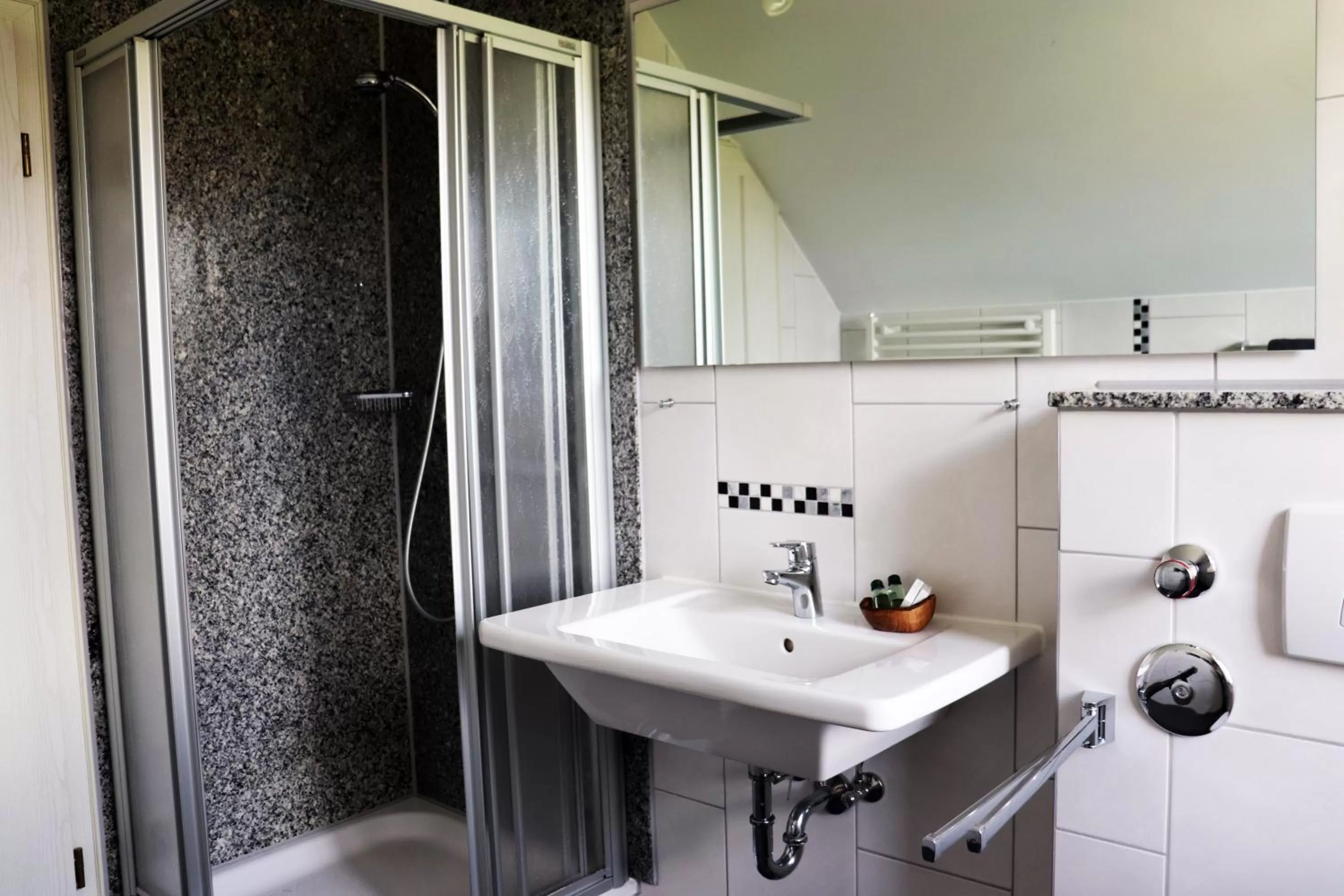 Bathroom in Hotel Rehkitz