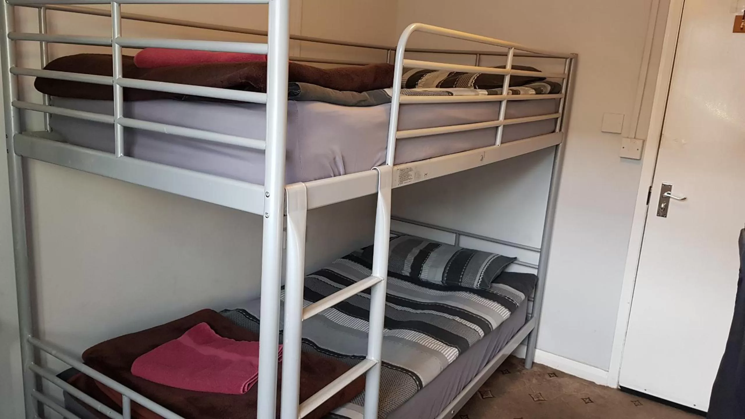 Bedroom, Bed in Hour Glass Hotel