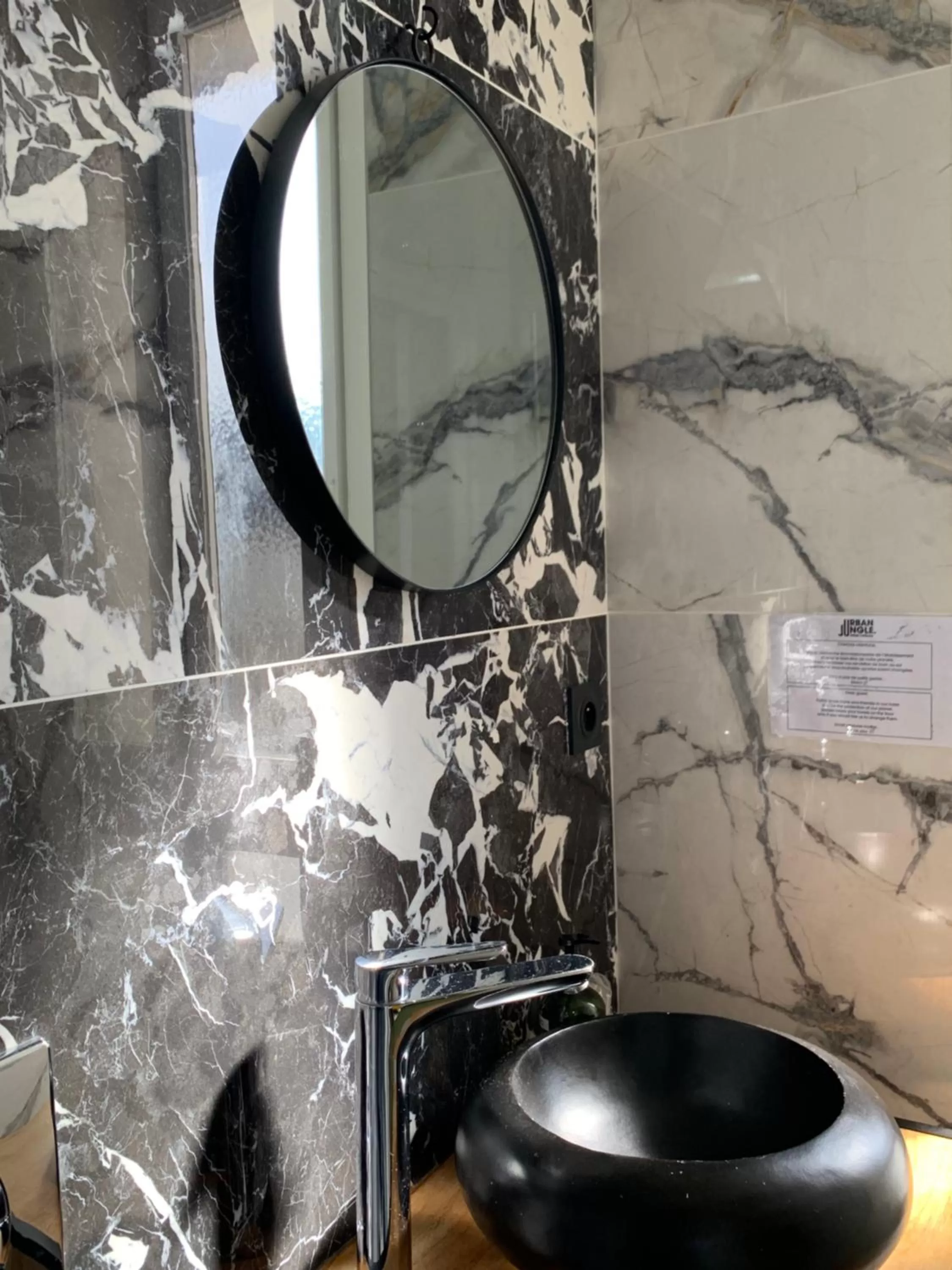 Bathroom in Urban Jungle Hôtel Orleans