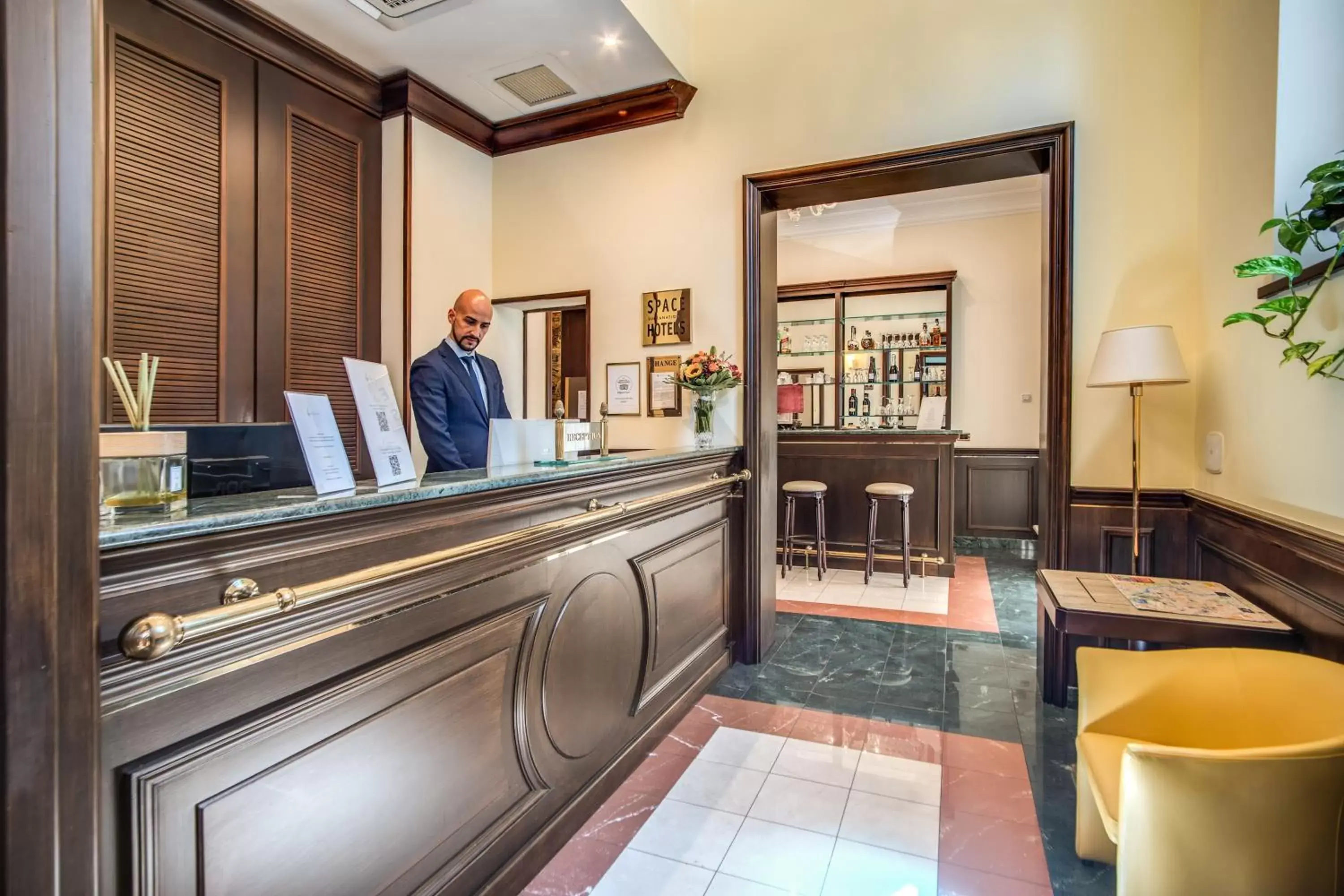Staff, Lobby/Reception in Hotel Diocleziano