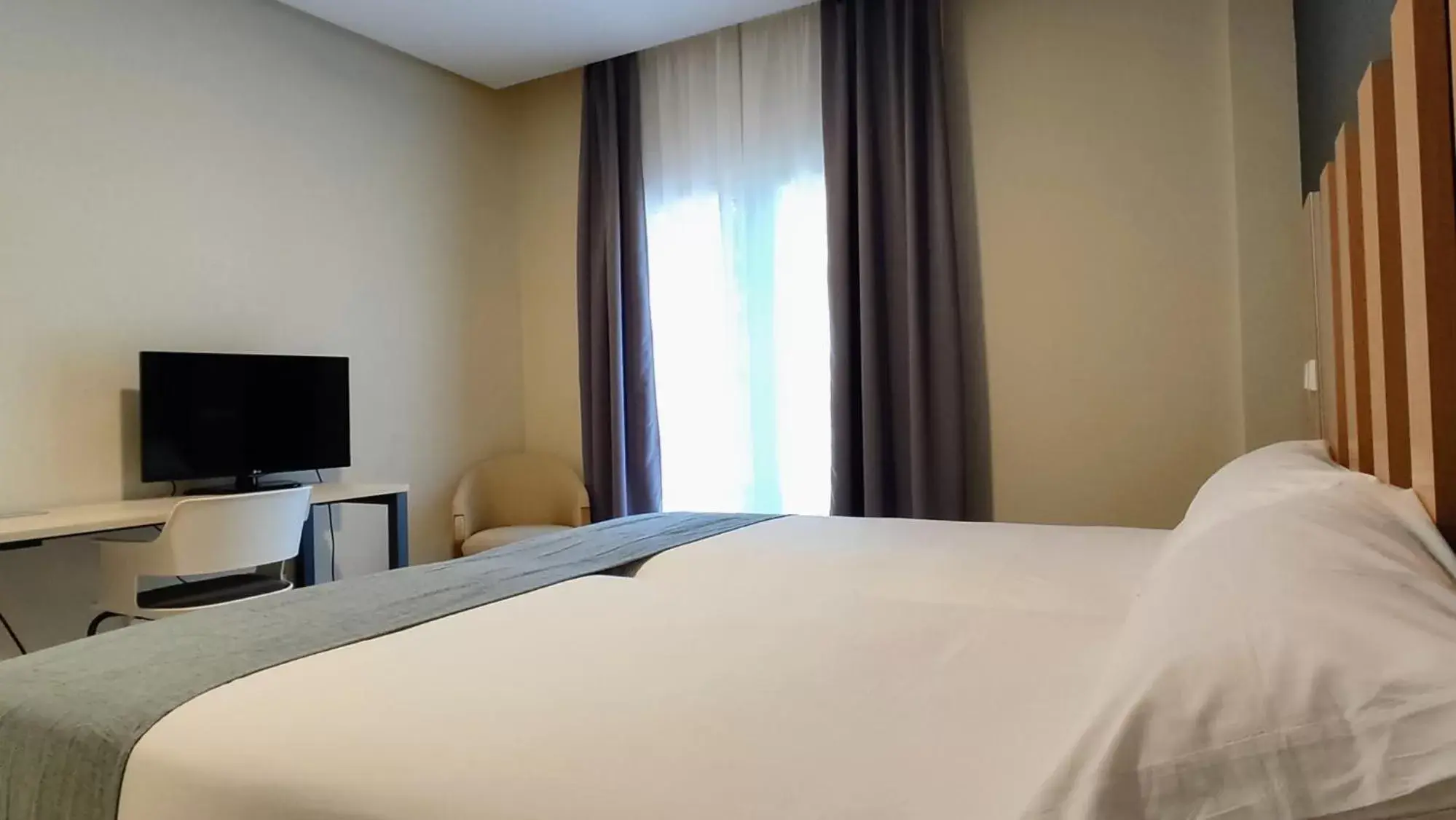 Photo of the whole room, Bed in Smart Hotel La Sagra