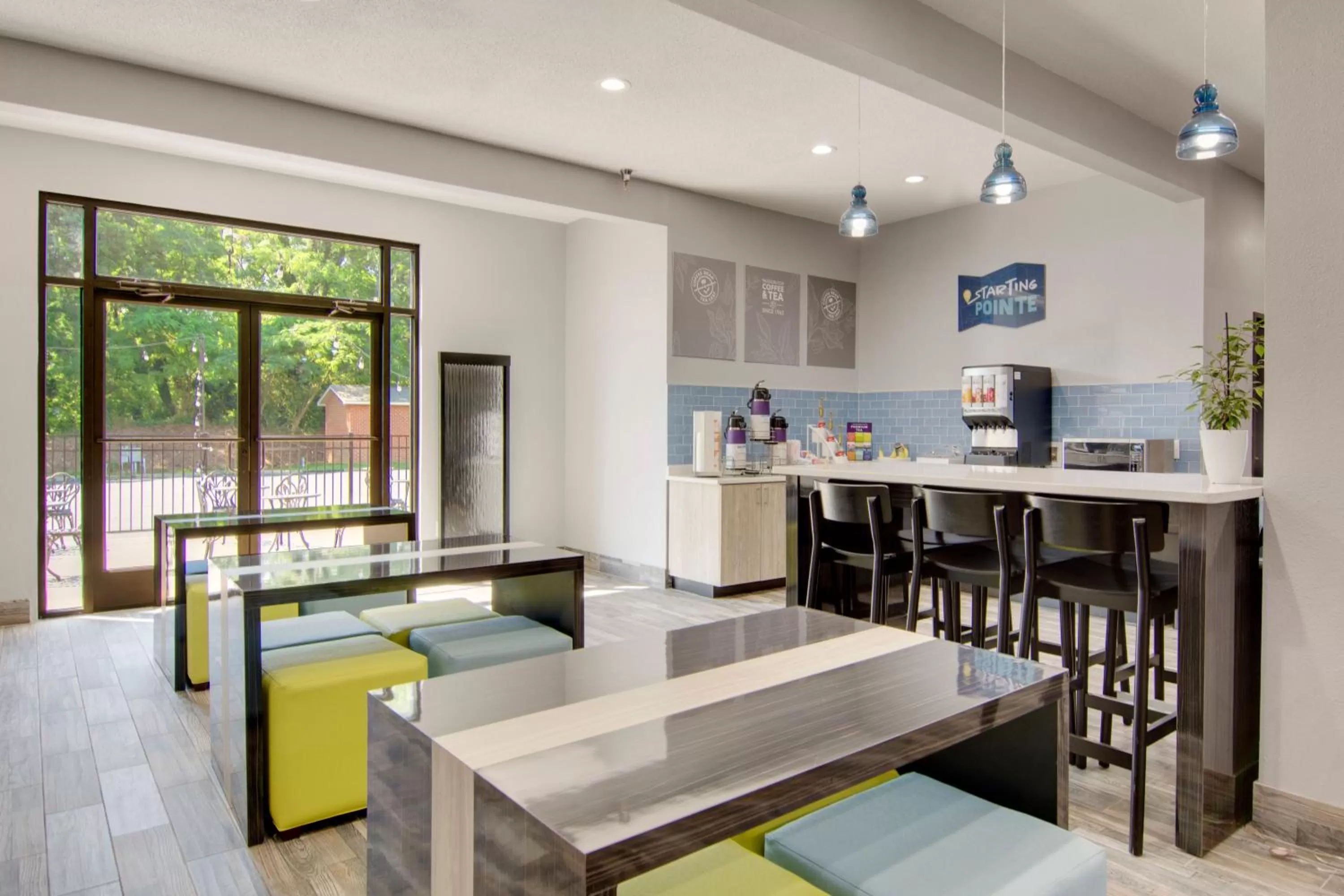 Lobby or reception in Clarion Pointe on the lake Clarksville-South Hill West